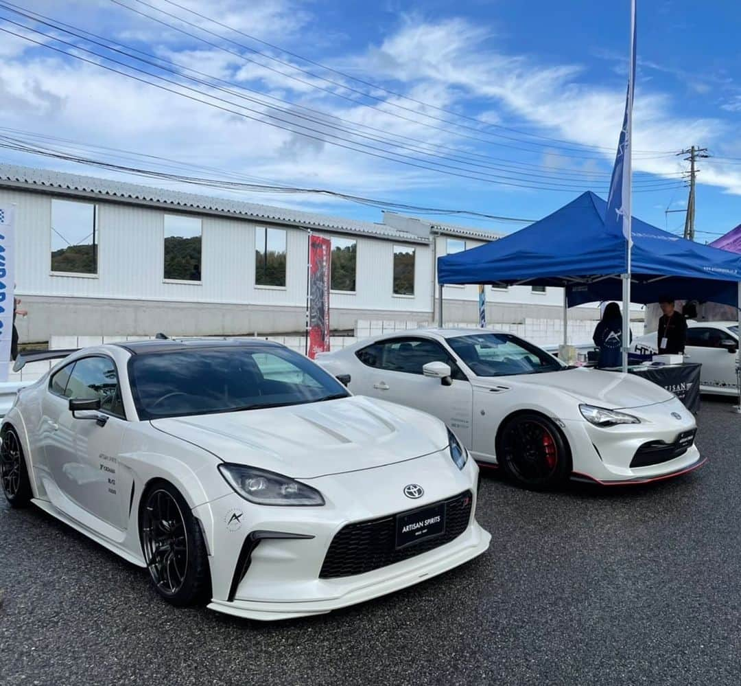 Spirits Artisanさんのインスタグラム写真 - (Spirits ArtisanInstagram)「Special Thanx for 86BRZ Avengers event in Mobara circuit by @kazama_auto !!! Artisan spirits GR86 x EVS Tuning GTLM mirror /86 in event! @rayswheels_official @rayswheelsusa @blitz_japan_official @evstuning @yokohama.rubber_jp USA : @evasivemotorsports @butlertire Canada : @advanced_auto_salon @otto.auto.service China : @bond_china Hong kong : @nigeljdmparts Taiwan : #車庫小舗 Russia : @suv.project Kazakhstan : @spoiler.kz Indonesia : @premierautowerkz Philippine : @jworksunlimited @artisanspiritsph Singapore : @mwsautoworks Thailand : @prodriveshop India : @racetechindia Malaysia : @donloh2007 Bahrain : @kanooperformance Kuwait : @hamad_skyline UK : @streettracklife Australia : @import_monster @traum06996 @car_life_staff @sunyard @bondosaka #bondourawa @bondtokyo @bond_omiya @bondoiimura @ysr0443 @cs.forme_1 @office_k_tokyo @artisanspiritsusa @artisan.ceravi @artisanspiritsph @artisantaiwan @artisan_spirits_canada @artisanspirits_uk #artisanspirits #artisan #asms #toyota #toyotausa #GR #GR86 #hachiroku」12月9日 8時03分 - artisan_spirits