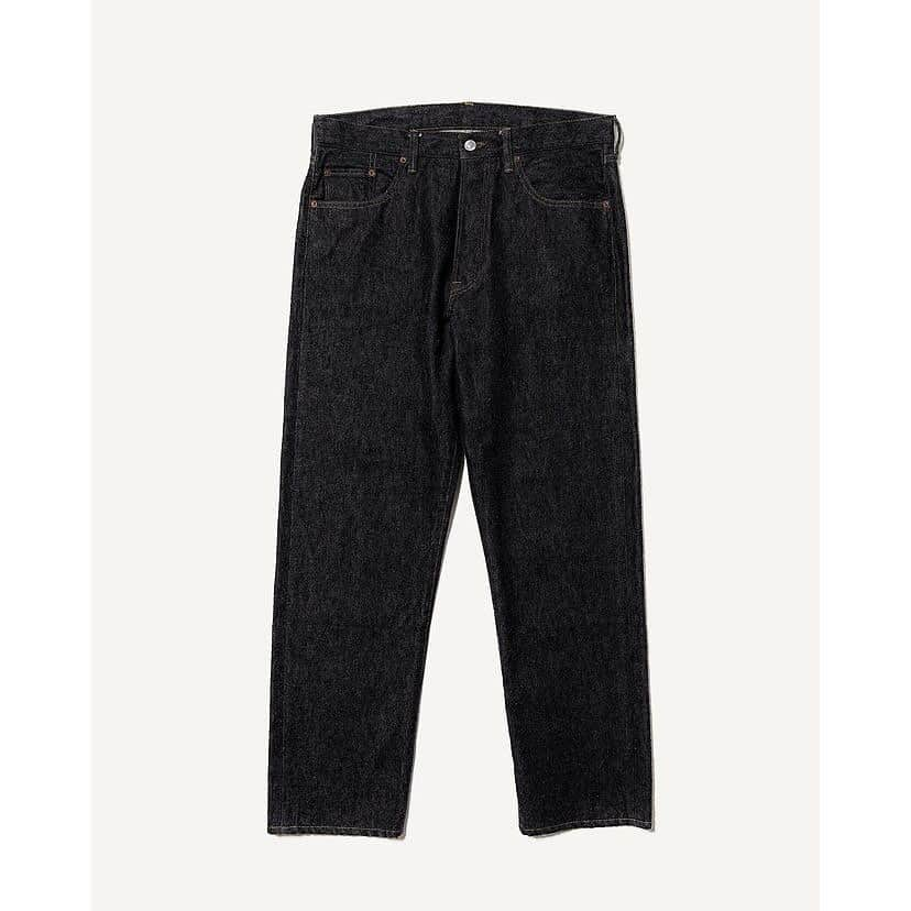 MāWのインスタグラム：「. [A.PRESSE] 2024 Style 1 Delivery Information   “Black Washed Denim Pants” PRICE：¥30,800 (in tax) SIZE：32 / 34 / 36 / 38 COLOR：BLACK  60’s LEVIS 501をベースに、やや股上を深くし、尻ぐりのくい込みを解消して履きやすくした、硫化ローブ染色の14ozのブラックデニムが12/9(土)よりリリースとなります。  毛羽感を残した、ヴィンテージのミントコンディションの、経年変化していない加工感が再現されています。   ※オンラインストアでの販売は、12月9日（土）12:00よりスタートいたします。   #mawsapporo #MāW #insonlinestore #apresse #sapporo #hokkaido」