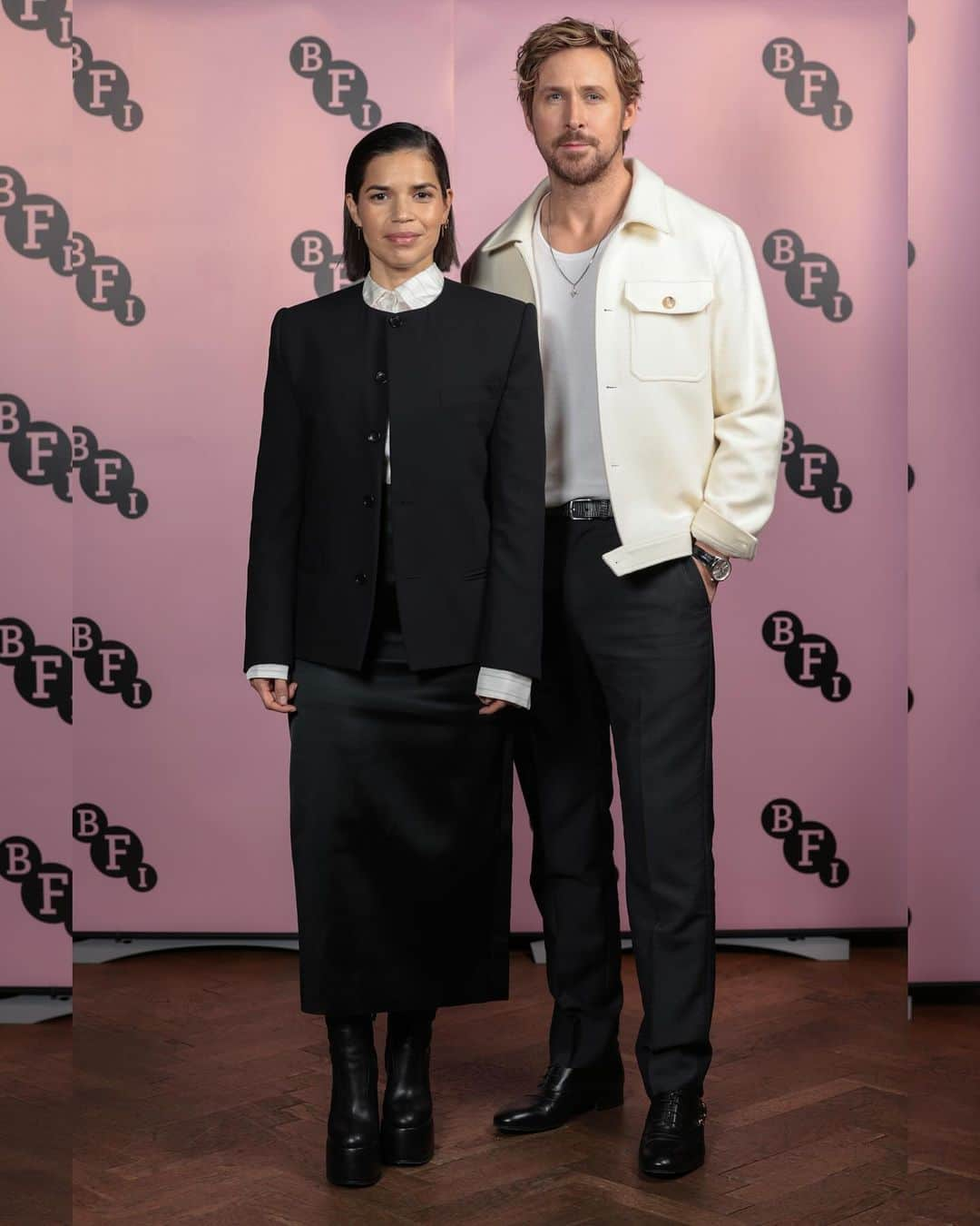 Just Jaredのインスタグラム：「Ryan Gosling and America Ferrera attended a Q&A for their movie “Barbie” in London as awards season goes into full swing. More photos and details on JustJared.com! #RyanGosling #AmericaFerrera Photos: Getty」