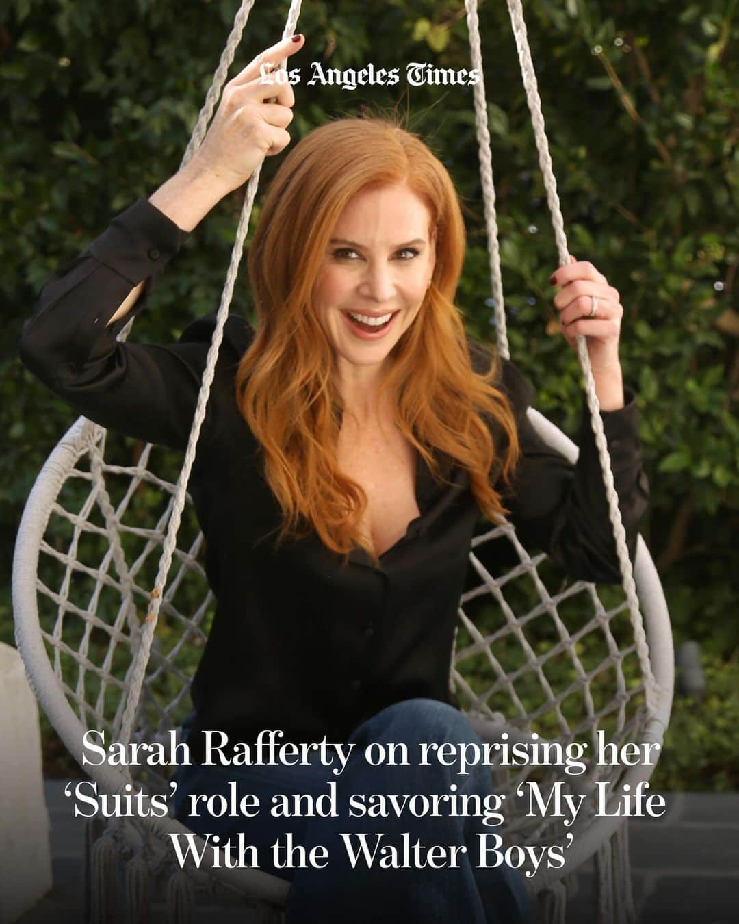 サラ・ラファティのインスタグラム：「This summer, Sarah Rafferty starred in one of the most-watched shows to hit streaming — four years after the series ended its run.  #Suits, the legal drama that originally ran on USA Network from 2011 to 2019, has seen a resurgence in popularity since it became available to stream on Netflix in June. In the months since, the series has broken several streaming records — notching 18 billion streaming minutes in July alone — and is the most-watched title ever acquired by a streaming service, according to Nielsen.  Rafferty is hoping some of that success will benefit her newest series for the streamer. She stars as Katherine Walter, the matriarch of the large Walter family, in Netflix’s adaptation of the Ali Novak’s coming-of-age novel, “My Life With the Walter Boys.” Now streaming, the series revolves around 15-year-old Jackie, who is uprooted from Manhattan to rural Colorado after the deaths of several members of her immediate family. She is taken in by her mom’s best friend, Katherine, and her husband, George (Marc Blucas), who are already raising 10 children, mostly boys.  Rafferty spoke to the The Times’  @villarrealy about her journey, “Suits,” the #sagaftrastrike and more. Get the full story at the link in @latimes_entertainment’s bio.  🖊️ @villarrealy  📸 @genaro4707; Shane Mahood / USA; Netflix」