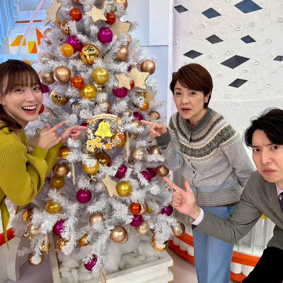 フジテレビ「めざましテレビ」さんのインスタグラム写真 - (フジテレビ「めざましテレビ」Instagram)「今週も #めざましどようび をご覧いただきありがとうございました✨ #かや予報 で取材した東京・高円寺のお店に奇跡的な“再会”があったみたいですよ🥖💕 かやちゃんが思わず涙したエピソードは動画でお楽しみください😉  #阿部華也子  #生田竜聖 #西山喜久恵」12月9日 9時40分 - mezamashi.tv