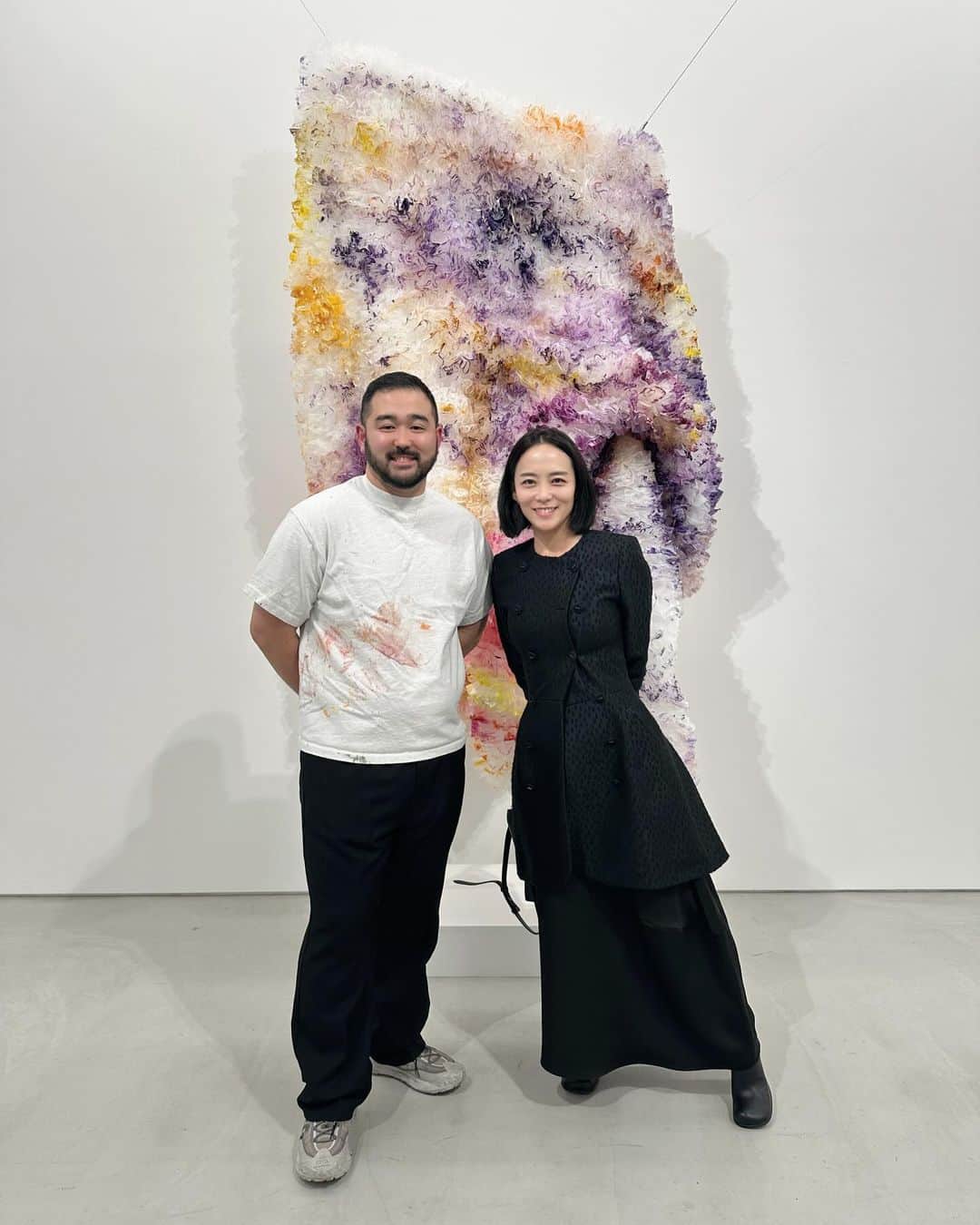 HiRAO INCのインスタグラム：「. Tomoくん おめでとう✨ 「ファッションとアートの境界線」をテーマにした今回のエキシビション いつも領域をかるがる超えていくともくんそのものでした  ■個展「Tomo Koizumi」 会期：2023年12月9日（土）〜2024年2月10日（土） 会場：YUKIKOMIZUTANI 所在地：東京都品川区東品川 1-32-8 TERRADA ART COMPLEXII 1F 時間：12:00〜18:00 休廊日：日・月・祝日」