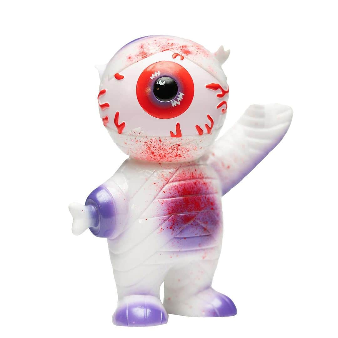 ミシカのインスタグラム：「Our @super7 collaboration #sofuvi Mummy Boy bloody edition available exclusively at @designercon Booth 717!」