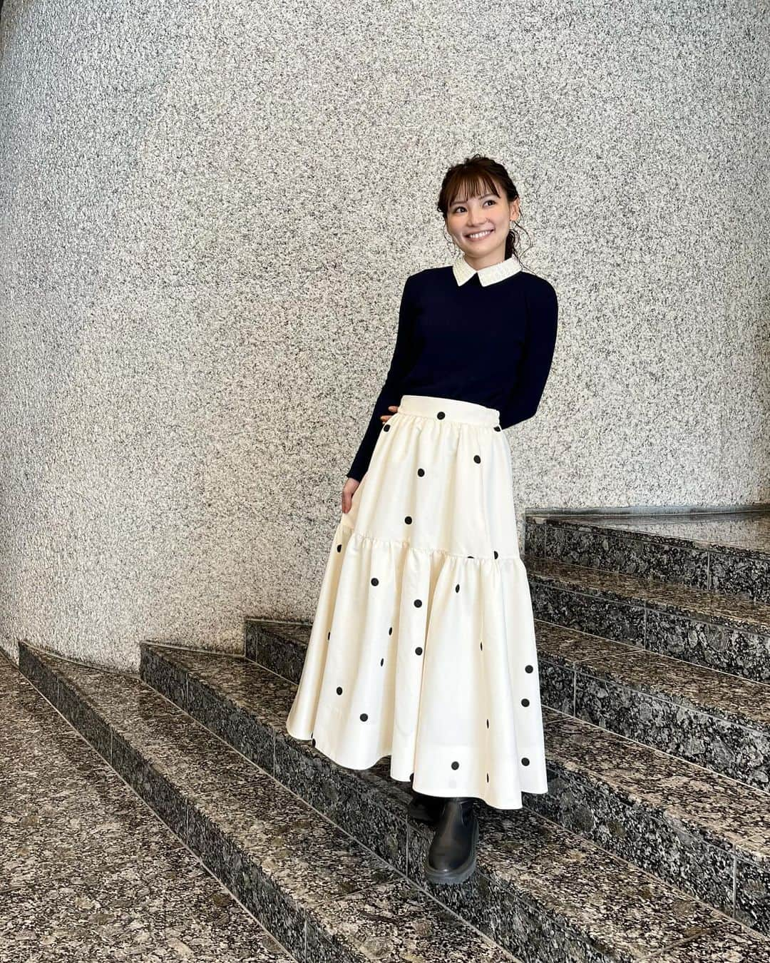 森田絵美さんのインスタグラム写真 - (森田絵美Instagram)「. 昨日の洋服👗 . 襟付きのニットに ボリューム感がお気に入りスカート🫶🏻 . #ootd #cadune #jenne #fashion #アナウンサー衣装 #山梨放送 #森田絵美」12月9日 11時11分 - emi_morita_1114