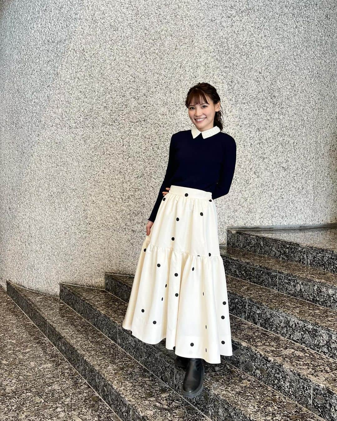 森田絵美さんのインスタグラム写真 - (森田絵美Instagram)「. 昨日の洋服👗 . 襟付きのニットに ボリューム感がお気に入りスカート🫶🏻 . #ootd #cadune #jenne #fashion #アナウンサー衣装 #山梨放送 #森田絵美」12月9日 11時11分 - emi_morita_1114