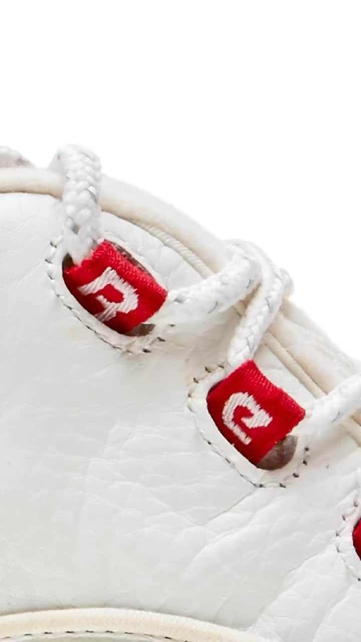 アレン・アイバーソンのインスタグラム：「Introducing the “Day 1”, a one-of-a-kind lifestyle sneaker from DraftKings, SURGEON and Reebok that pays homage to my impact on basketball and first-ever iconic sneaker, the Reebok “Question”.  The “Day 1,” is artfully designed and handmade by the SURGEON, as an ode to ‘90s basketball, my influence on the game and the culture that surrounds it. While the sneaker is not for sale, visit DraftKings.com/Iverson for your chance to win a pair.」