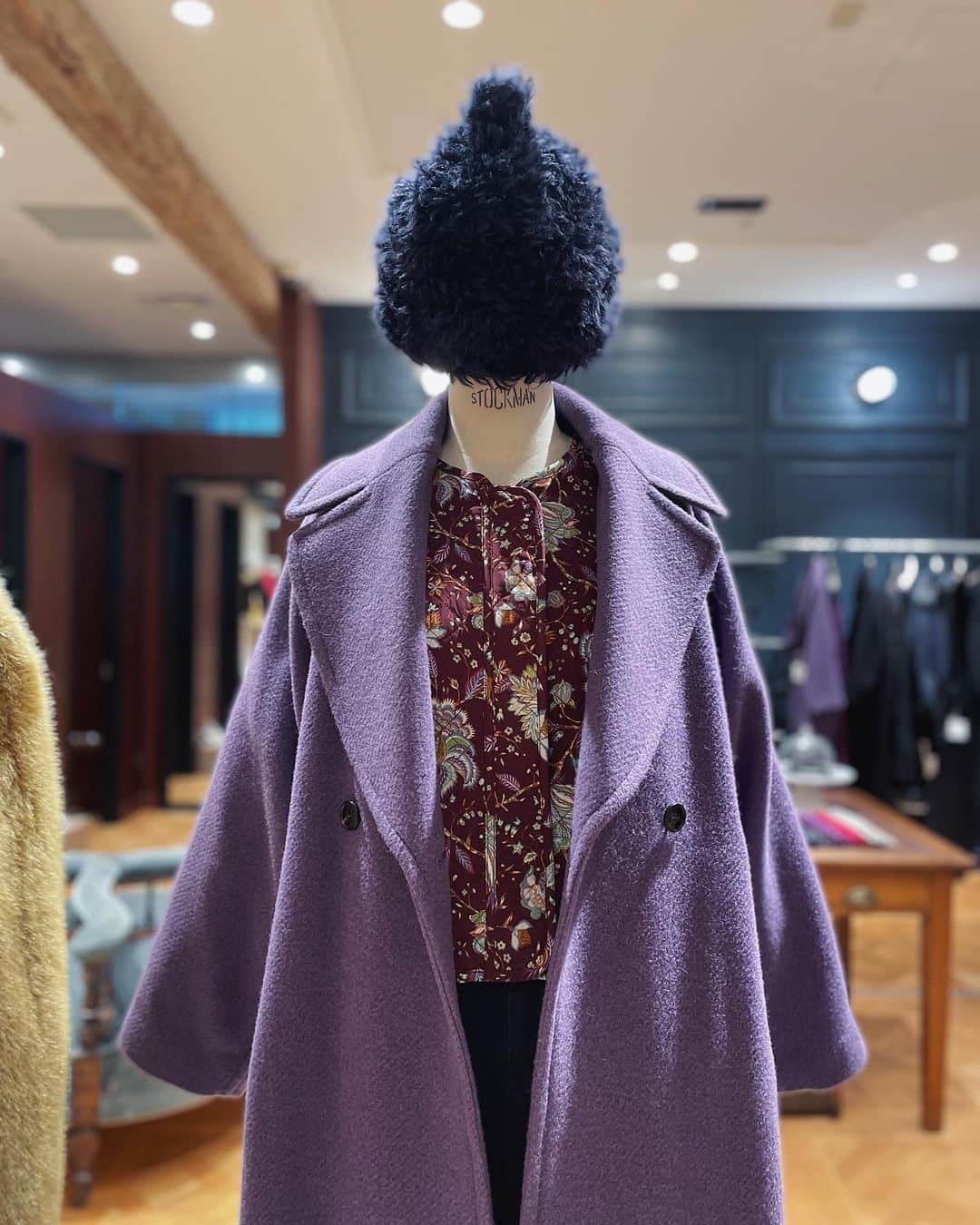 IÉNA LA BOUCLEさんのインスタグラム写真 - (IÉNA LA BOUCLEInstagram)「new display!!  #ienalaboucle#iena#イエナ#イエナラブークル #ienalaboucle_23aw」12月9日 17時03分 - iena.la.boucle.store