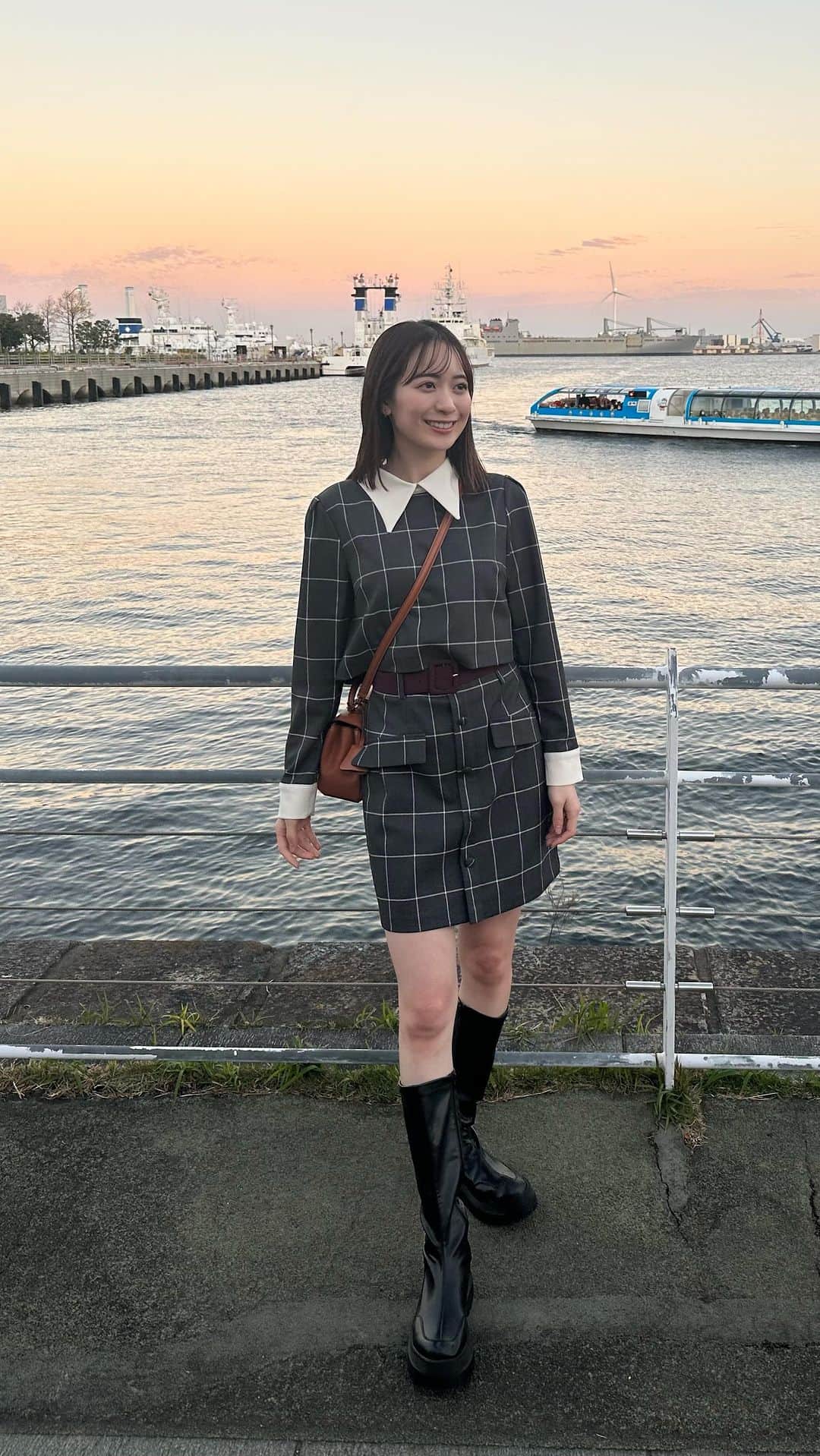 農海姫夏のインスタグラム：「横浜のここ好きなんだけど、 どこだかわかる人いる？😳 綺麗だった🌇  展示会で頼んでた @redyazel  のセットアップ着た🫶 ・ ・ #redyazel #横浜」