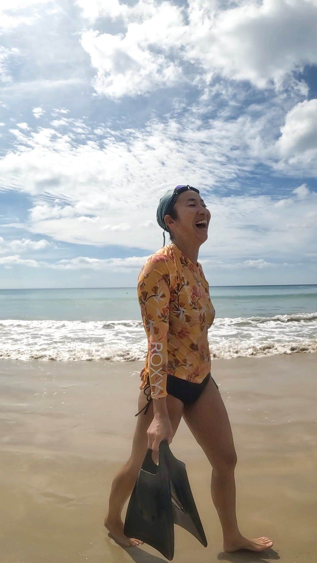 金子藍のインスタグラム：「海遊び ボディーサーフィン🏊‍♀️  #タイ #海 #プーケット」