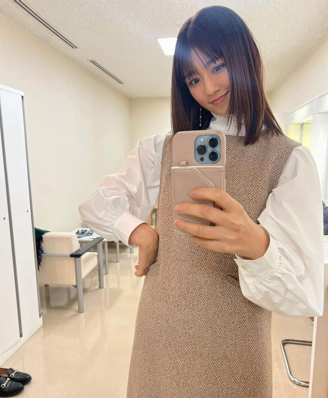 小倉優子さんのインスタグラム写真 - (小倉優子Instagram)「昨日は、ウワサのお客さまの収録でした☺️✨  楽しかった〜💓  衣装は、 ブラウス /@la_boutique_bonbon_official ワンピース / @willfully_official になります🌟  #今日のコーデ」12月9日 13時20分 - ogura_yuko_0826