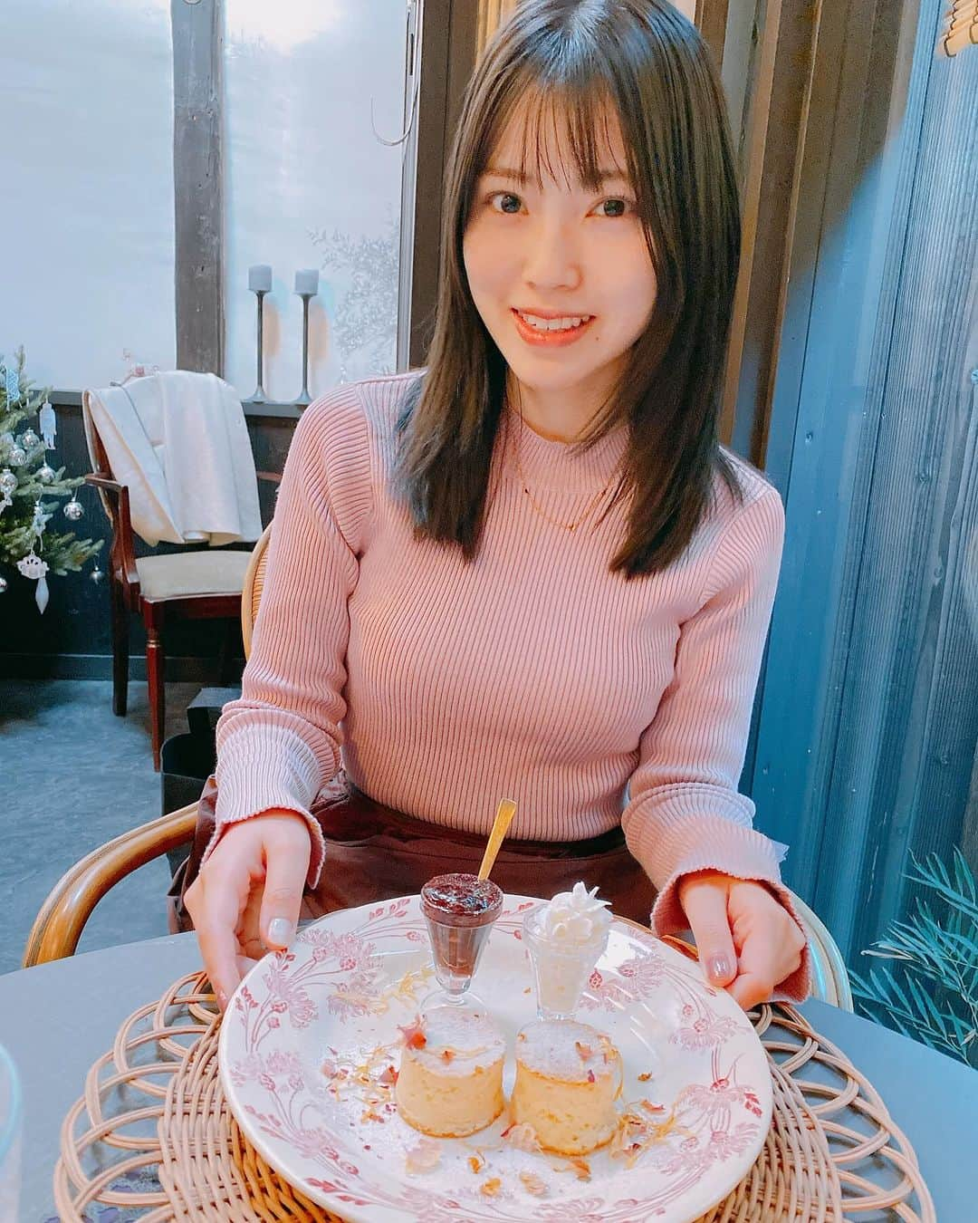 石原夏織さんのインスタグラム写真 - (石原夏織Instagram)「可愛いお店に行って来たよ☺️🤍  お店の雰囲気が好みすぎて ずっとここに居たかったな🎄  #京都 #京都カフェ #石原夏織」12月9日 13時39分 - ishiharakaori_official