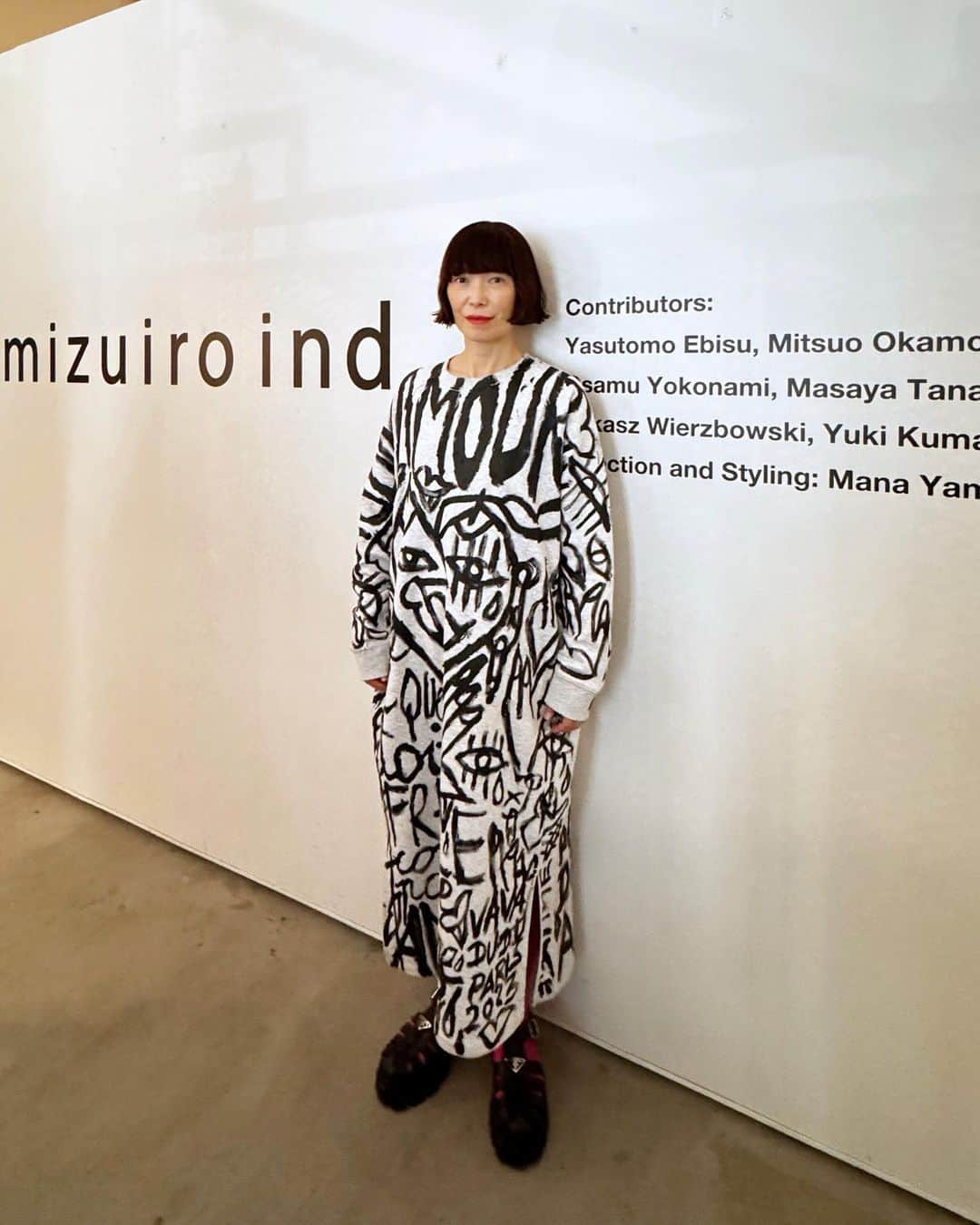 エドツワキのインスタグラム：「山本マナさんがディレクションした mizuiro ind 展のオープニングへ。 北海道のモトちゃん、かわいいです。 ぜひ。」