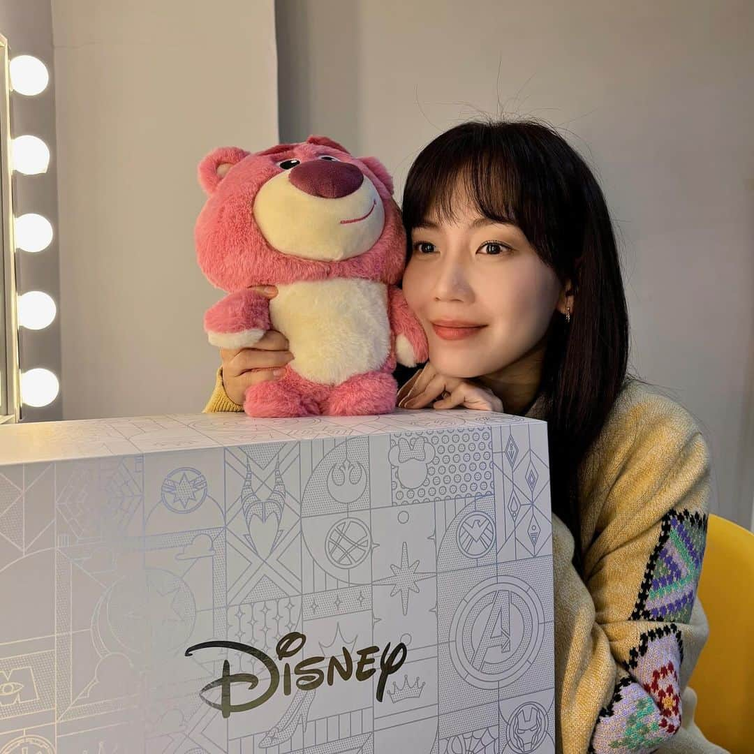 シン・ヒョンビンさんのインスタグラム写真 - (シン・ヒョンビンInstagram)「주말엔 @disneypluskr에서 #사랑한다고말해줘」12月9日 14時12分 - hyunbeenshin