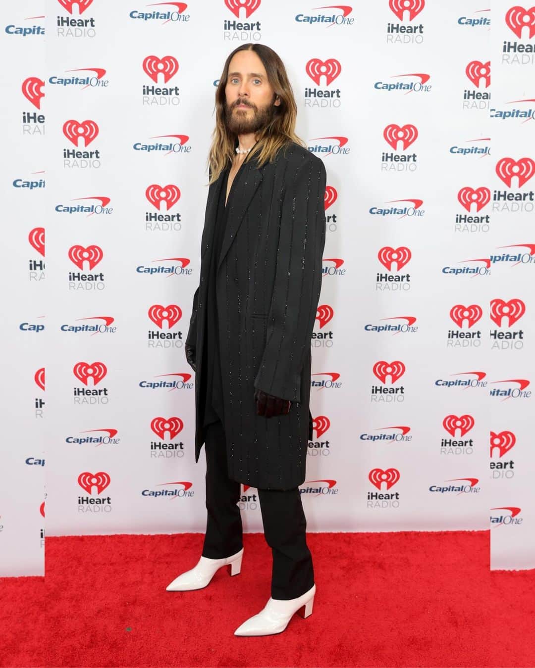 Just Jaredさんのインスタグラム写真 - (Just JaredInstagram)「Olivia Rodrigo and Sabrina Carpenter looked dazzling on the red carpet before performing at Z100’s 2023 Jingle Ball on Friday in New York City! Tons of celebrity guests, including Jared Leto, Andy Cohen, Amy Robach, and T.J. Holmes also posed for photos. See more on JustJared.com! #OliviaRodrigo #SabrinaCarpenter #JaredLeto #AndyCohen #AmyRobach #TJHolmes #Z100JingleBall #iHeartRadioJingleBall Photos: Getty」12月9日 15時08分 - justjared