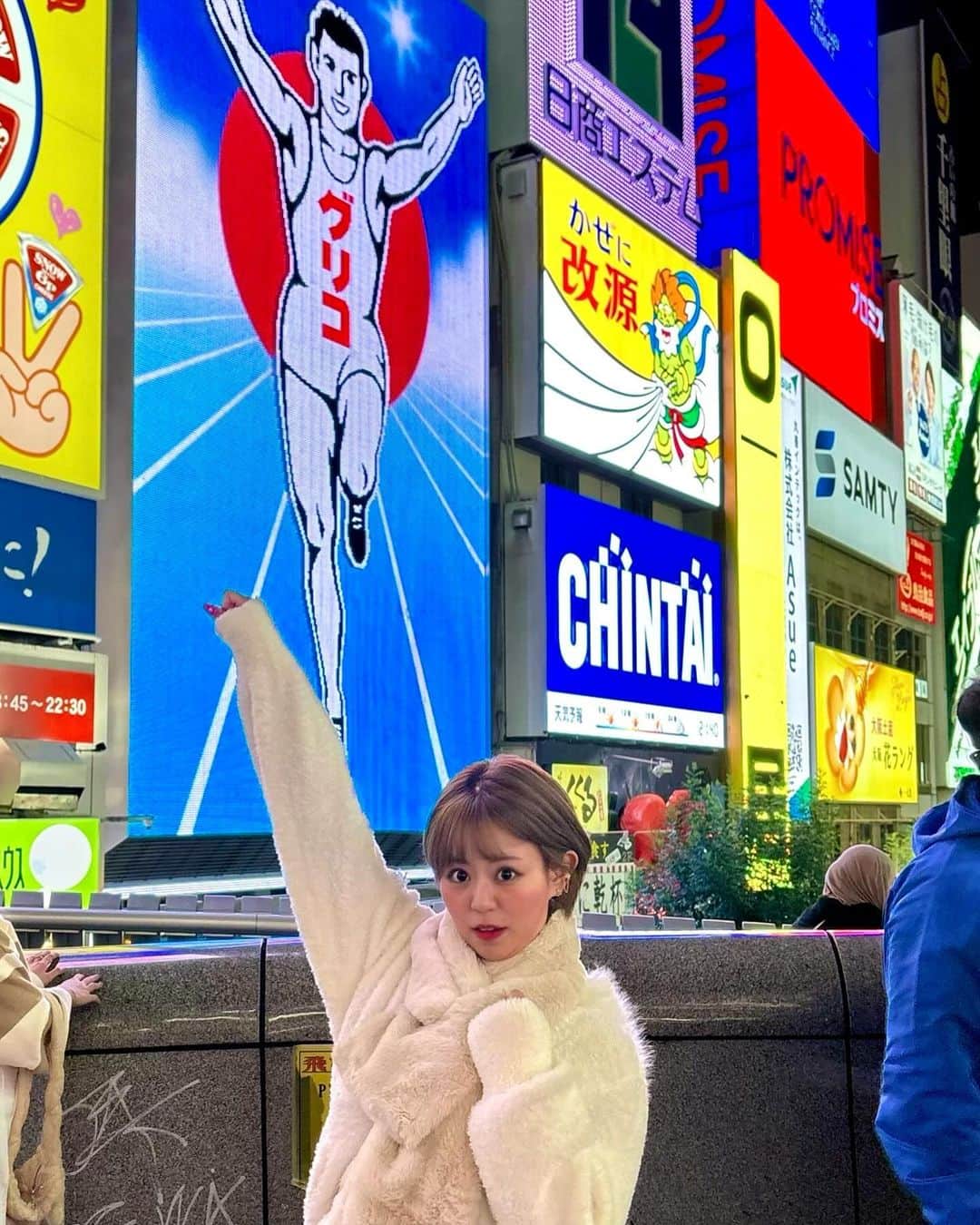 亜矢みつき（神谷充希）さんのインスタグラム写真 - (亜矢みつき（神谷充希）Instagram)「🐙 大阪、、3月に会いいくネ🤤 名古屋撮影会は12月即完売だったので2月にもいきます🚄 たくさん愛！たい🫶」12月9日 15時10分 - ma.yamitsuki