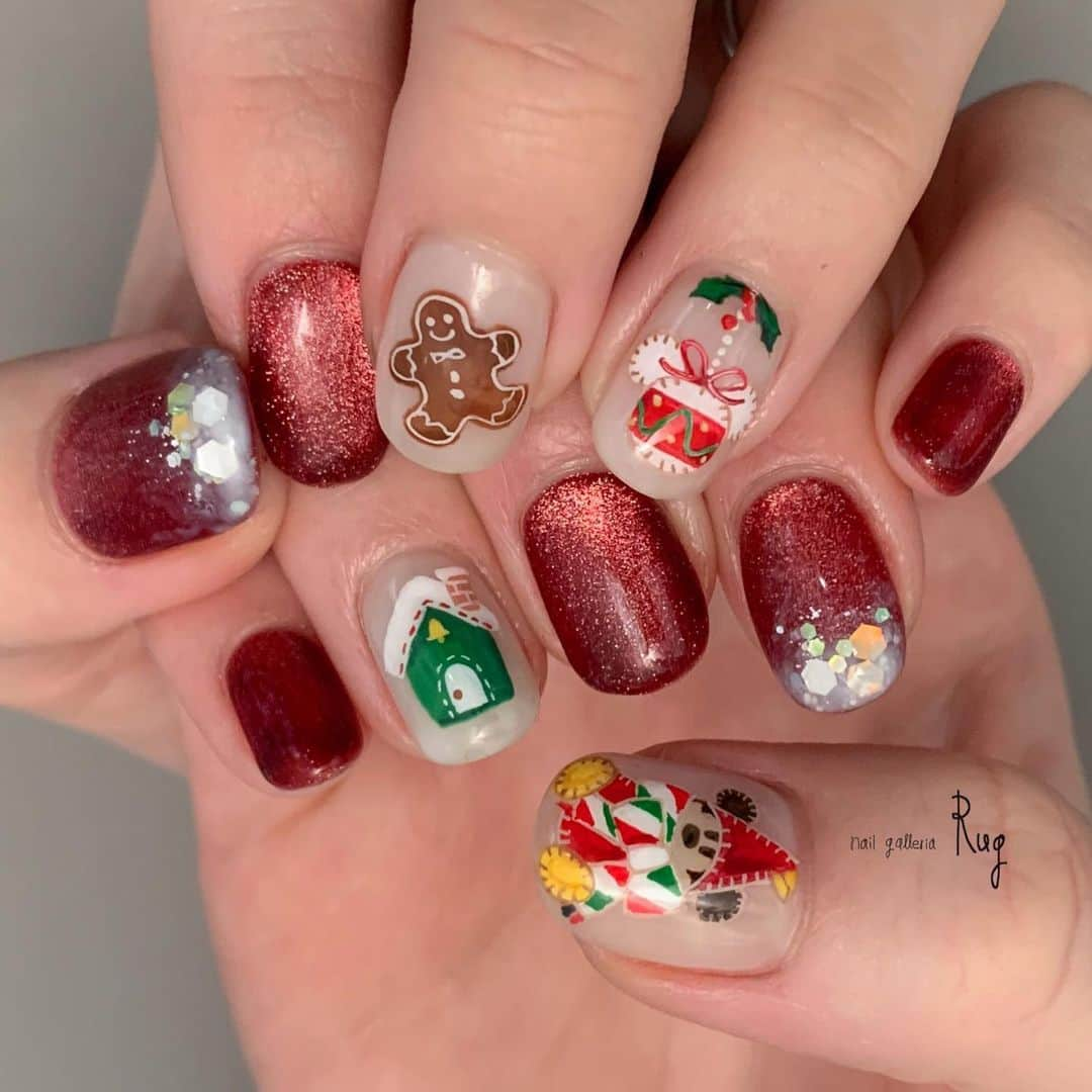 aoki_nailさんのインスタグラム写真 - (aoki_nailInstagram)「ディズニーのグッズから おまかせ＊ 最近new入荷の赤マグ 抜群に可愛いです🟥  いつもありがとうございます☺︎  nailgalleria  Rug〈ラグ〉 大阪市北区中崎西2-6-3  #xmasnails#クリスマスネイル#クリスマスデザイン#christmasnails #christmasdisney #ディズニーコーデ  #rugペイントC#大阪ネイル#ネイルチップオーダー #ディズニーネイル #popnail #キャラクターネイル#キャラネイル#xmasdisney#アートネイル大阪#ディズニーグッズ」12月10日 0時51分 - aoki_nail