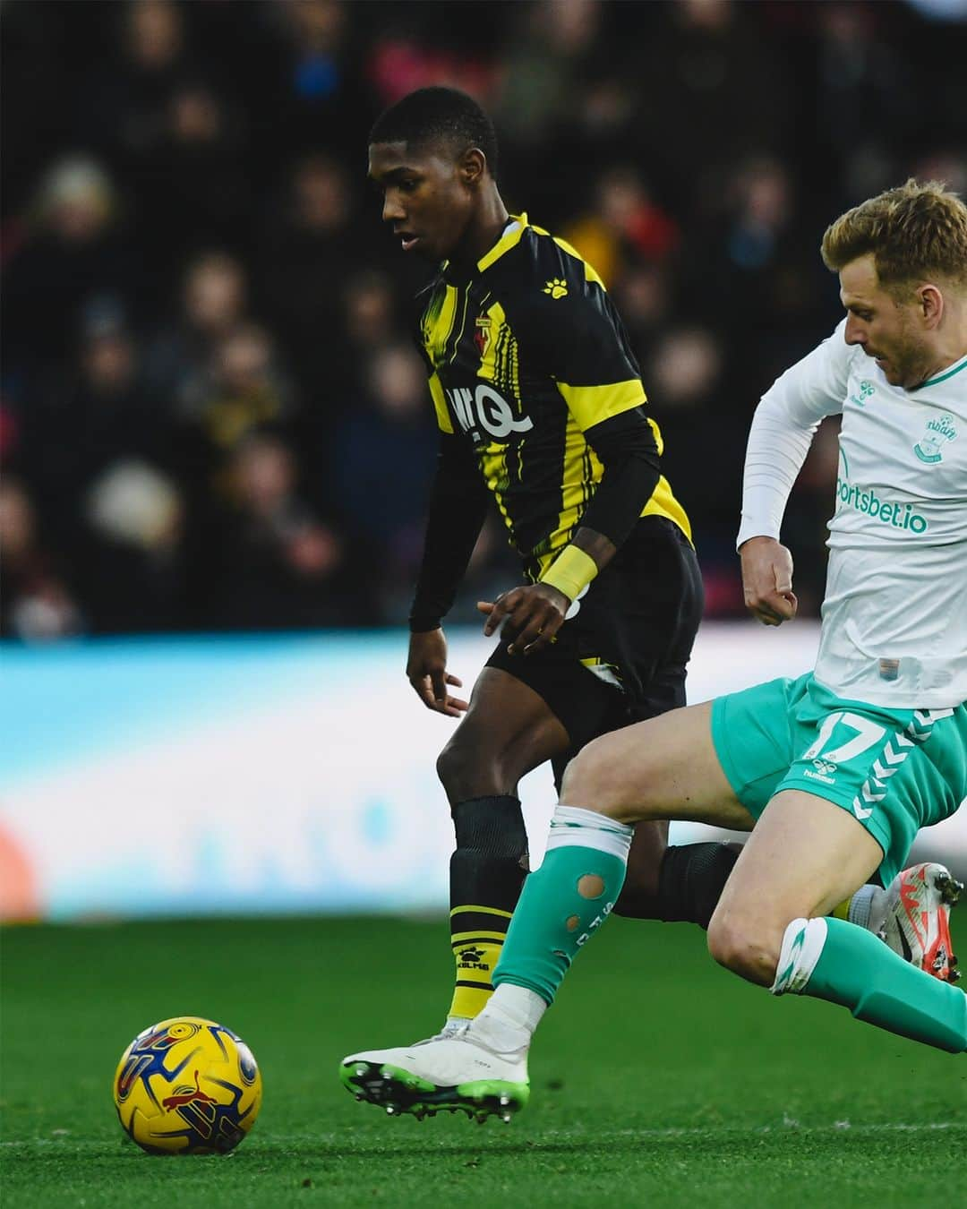 ワトフォードFCのインスタグラム：「Goalless at the break, chances for both sides here in a cagey first-half.   #WatfordFC」