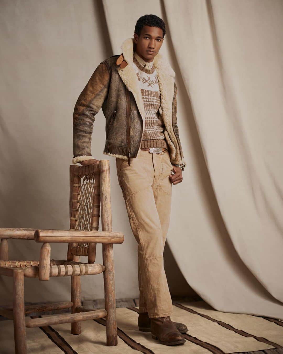 Polo Ralph Laurenさんのインスタグラム写真 - (Polo Ralph LaurenInstagram)「A palette of neutral hues meets an après-ski sensibility for classic #PoloRLStyle.  Explore our #RLHoliday Winter Alpine collection via the link in bio.  #PoloRalphLauren」12月10日 1時04分 - poloralphlauren