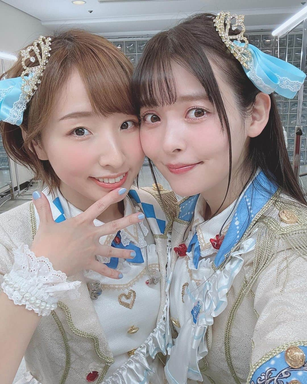 上坂すみれさんのインスタグラム写真 - (上坂すみれInstagram)「「異次元フェス アイドルマスター★♥︎ラブライブ！歌合戦」Day1、終了しました〜っ！ アナスタシアと一緒に、本当にすごい景色を見ることができました！異次元がビッグバンでしたねっ！ あつあつのうちに本日の想い出お写真たちをお裾分け…！  新たな出会いがたくさんあるお祭りでした！ 推し楽曲がすごく増えました〜っ！本当にいい曲ばかり…！ （それからあんな方やこんな方と連絡先交換しちゃったりしてうふふ） こんなステキな空間にまた出会えるよう、願っていますっ！ アーニャ、ありがとう！これからも一緒に、よろしくねっ！  #異次元フェス #アナスタシア #上坂すみれ」12月10日 1時04分 - uesaka_sumire