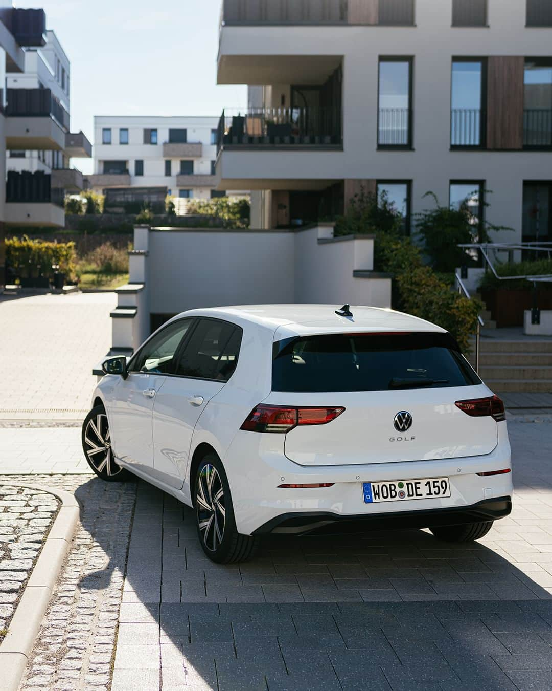 フォルクスワーゲンさんのインスタグラム写真 - (フォルクスワーゲンInstagram)「The perfect city car. ⭐️ #urban #style #vwgolf #volkswagen #vw   The vehicle displayed shows optional equipment.」12月10日 1時30分 - volkswagen