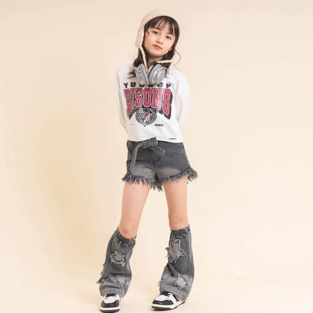 最新トレンド子供服 〝URBAN CHERRY〟さんのインスタグラム写真 - (最新トレンド子供服 〝URBAN CHERRY〟Instagram)「URBAN CHERRY 2023 "WINTER" collection♥  【PICK ITEM💜】  トレンド新作予約受付中♪  ━━━━━━━━━━━━━━━ ☑ベルト付きフリンジショートデニムパンツ＋レッグカバー  price/¥4,580(tax in) color/gray size/120-150cm ━━━━━━━━━━━━━━━  ぜひ保存してお買い物の参考にしてくださいね♡ 質問や感想コメントもお待ちしております🥰  - - - - - - - - - - - - - - - - - - - - - - - - - - - - - - -  🛒WEB STORE プロフィールよりご覧いただけます！  #urbancherry #アーバンチェリー #キッズコーデ #おそろコーデ #子供服 #子育て #韓国服 #こどもと暮らす #小学生コーデ #女の子ママ #姉妹ママ #小学生ママ #冬コーデ」12月10日 6時00分 - urbancherry_