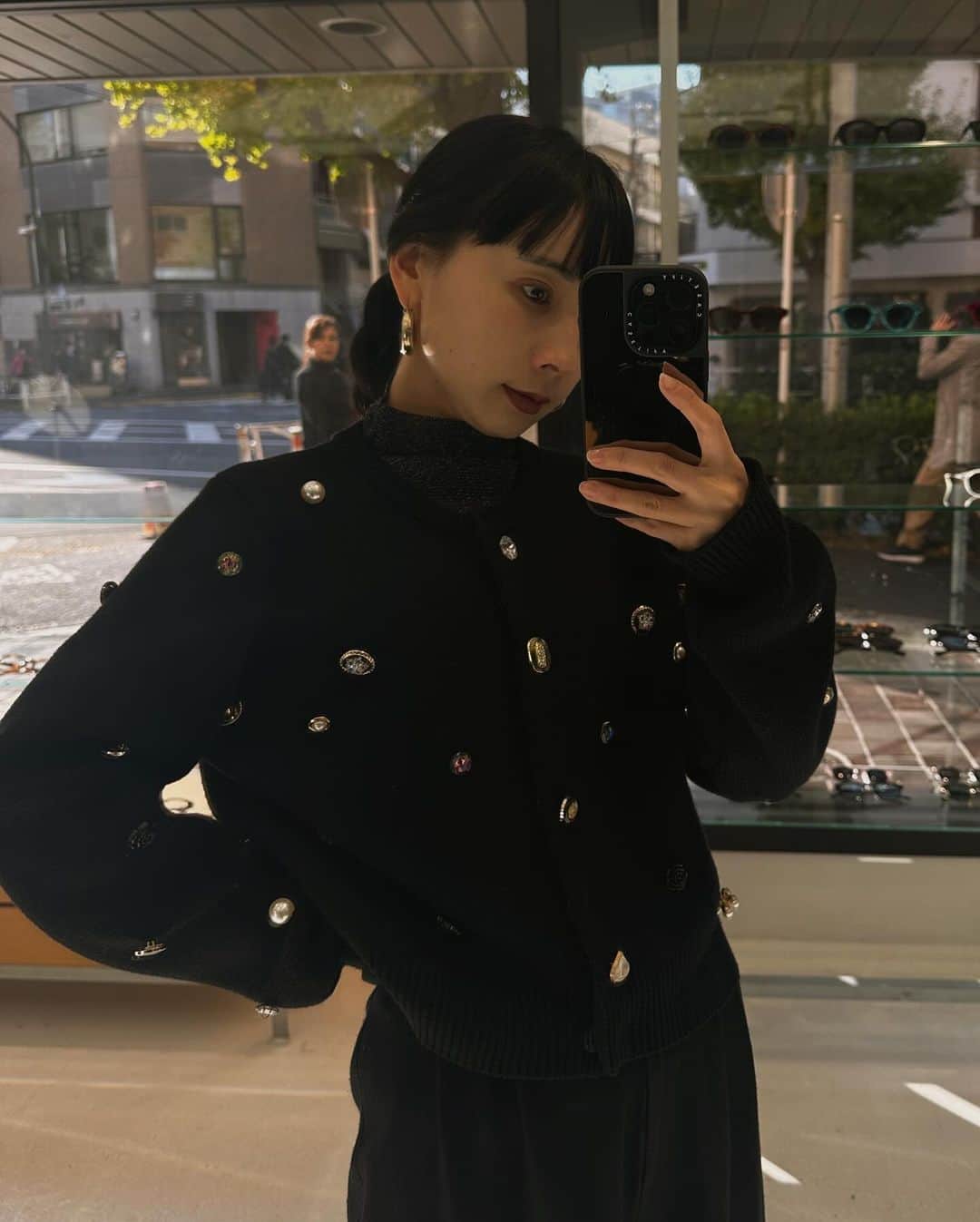 黒石奈央子のインスタグラム：「きらきら〜✨がいっぱいついている  twinkle tops  宝石が散りばめたみたいに可愛いでしょ💎  これ再入荷難しいシリーズだから  是非欲しいなと思ったらいいねコメントしてね✌️  tops 1/5  @amerivintage  #ameri#amerivintage」