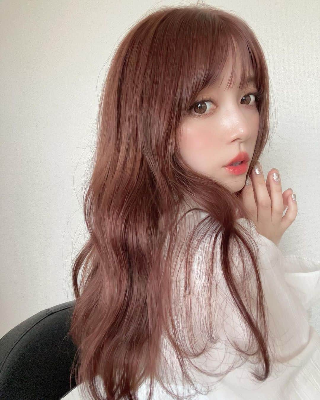 おりもあいさんのインスタグラム写真 - (おりもあいInstagram)「hair color🍊 ブラウン多めのオレンジカラー🧡 オレンジって夏のイメージだけど、秋冬もやりたいなって思ってブラウン多めに入れてもらった🥰 イメージ画像はこの前ストーリーで載せたキツネちゃん🦊です！ ⠀ #オレンジブラウン #オレンジベージュ #ヘアカラー #暖色系カラー  ⠀」12月9日 17時19分 - ai_orimo