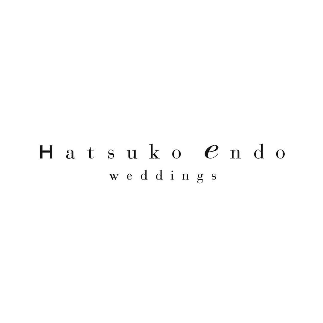 ハツコ エンドウさんのインスタグラム写真 - (ハツコ エンドウInstagram)「＊  Hatsuko Endo Weddings_  『Hatsuko Endo オリジナルポーチ プレゼント』  ハツコ エンドウを、ご利用いただきまして ありがとうございます。  A by Hatsuko Endoは、 今年で6年目を迎えました。  おかげさまで大変多くの花嫁様に my dress として 選んでいただいております。  感謝の気持ちを込めて プレゼントをご用意いたしました。  Dollyの柄を使用したオリジナルポーチです。 細かいところまでこだわり 大切に丁寧につくりました。  対象は、2024年 1／1 〜 12／31 までの期間中に ご婚礼をされる花嫁様で Hatsuko Endo 店舗にて、A by Hatsuko Endoのドレスを ご成約いただいた方となります。  また、同期間中に A by Hatsuko Endoのフォトプランを ご利用の方も対象とさせていただきます。  このポーチを沢山の花嫁さまにお届けできますように。  #hatsukoendo  #hatsukoendoweddings #hatsukoendobeauty #abyhatsukoendo  #wedding #dress #hair #makeup #bridal #photo #accessories #present  #event #ハツコエンドウ #ハツコエンドウウェディングス #ウェディングドレス #カラードレス #エーバイハツコエンドウ #ブライダル #ビューティー #ヘアメイク #撮影 #プレ花嫁 #日本中のプレ花嫁さんと繋がりたい #アクセサリー #美容師  #オリジナルポーチ #プレゼント #イベント」12月9日 17時30分 - hatsuko_endo