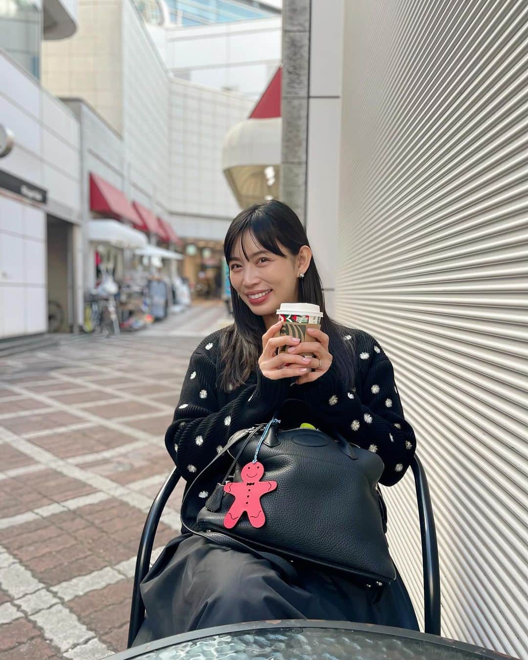 上野仁美さんのインスタグラム写真 - (上野仁美Instagram)「. さて私は何を飲んだでしょう？🎅🎄」12月9日 17時54分 - hitomi0502_u