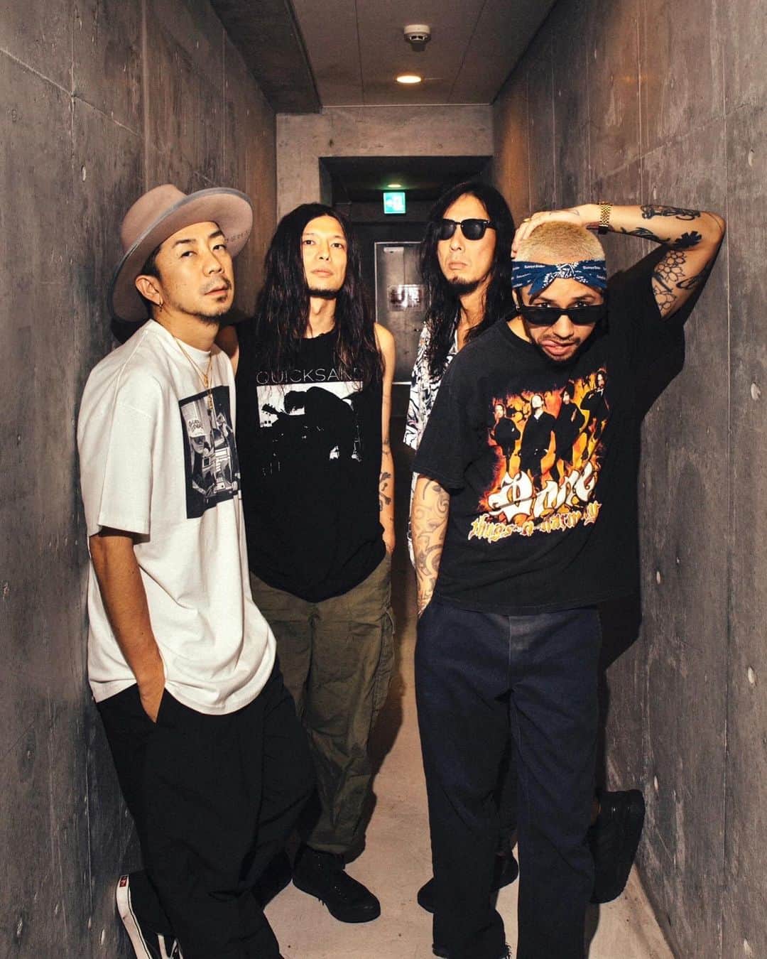 T$UYO$HIさんのインスタグラム写真 - (T$UYO$HIInstagram)「. 47 AREAS 42本目 おとぼけビ〜バ〜と共にブチ上げ！  やっと熊本でああいう自由なLIVEができたわ 最高にハッピーな空間で みんな凄いいい顔してたよ また幕張メッセで会おうぜー！  photo @ysz.photo   #thebonez  #otobokebeaver  #20240406幕張メッセ」12月9日 18時00分 - tsuyoshi_ptp