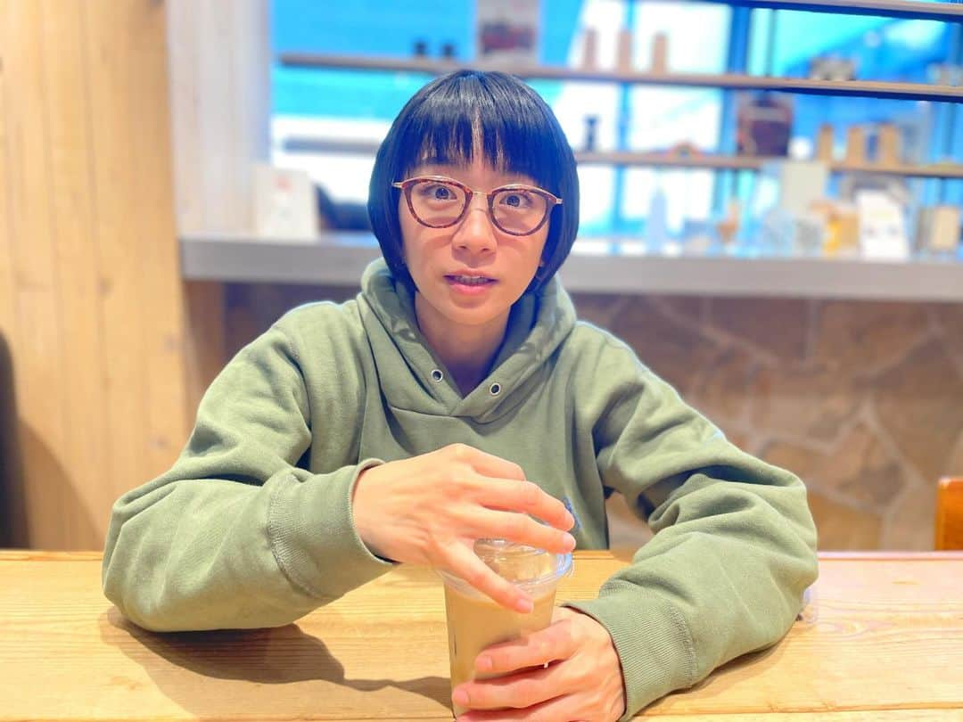 時東ぁみさんのインスタグラム写真 - (時東ぁみInstagram)「👶🏻が寝てる間にカフェタイム♡ ・ 起きててもいいんだけど、最もゆっくり…と思うと寝てる時だよねw ワンオペも嫌いじゃなくて可愛くて幸せなんだけど、続くとふーーーっと一息入れたい時もあります！ ・ 癒されすぎて最後は半目になってもたーーーw ・ #時東ぁみ #ママ #息子 #ワンオペ #楽しい #幸せ #休憩 #休みも必要 #カフェタイム #半目」12月9日 19時09分 - amitokito