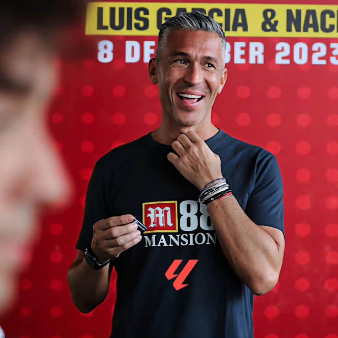 ルイス・ハビエル・ガルシア・サンスのインスタグラム：「Thank you very much Thailand, it's been a real pleasure to be here Really thankful for your kindness, love, and support. See you next time.  #MoreThanaGame  #laligaambassadors  #Bangkok」