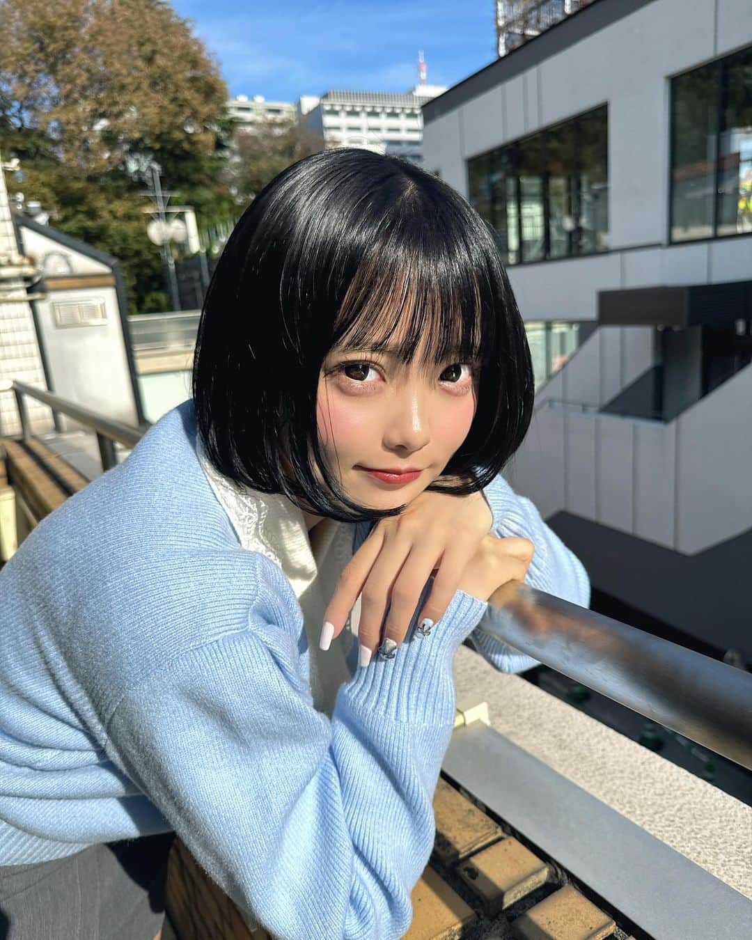 福山梨乃さんのインスタグラム写真 - (福山梨乃Instagram)「🩶🩶 . knit→ @rolarola.official  . hair color→ @yamamote_land  . いつもブルー系の黒にしてくださいって言って染めてもらってます👧🏻抜けやすいなぁって思ってたときは黒染めちょっとだけ混ぜてもらってたー！色落ちした色もかわいくなってきました🫶🏻」12月9日 19時29分 - rinomaru_