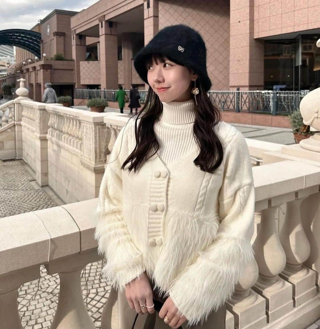 mellowneonさんのインスタグラム写真 - (mellowneonInstagram)「. recommend item🧥🧣  #冬コーデ #アウターコーデ #ニットコーデ」12月9日 19時36分 - mellow_neon