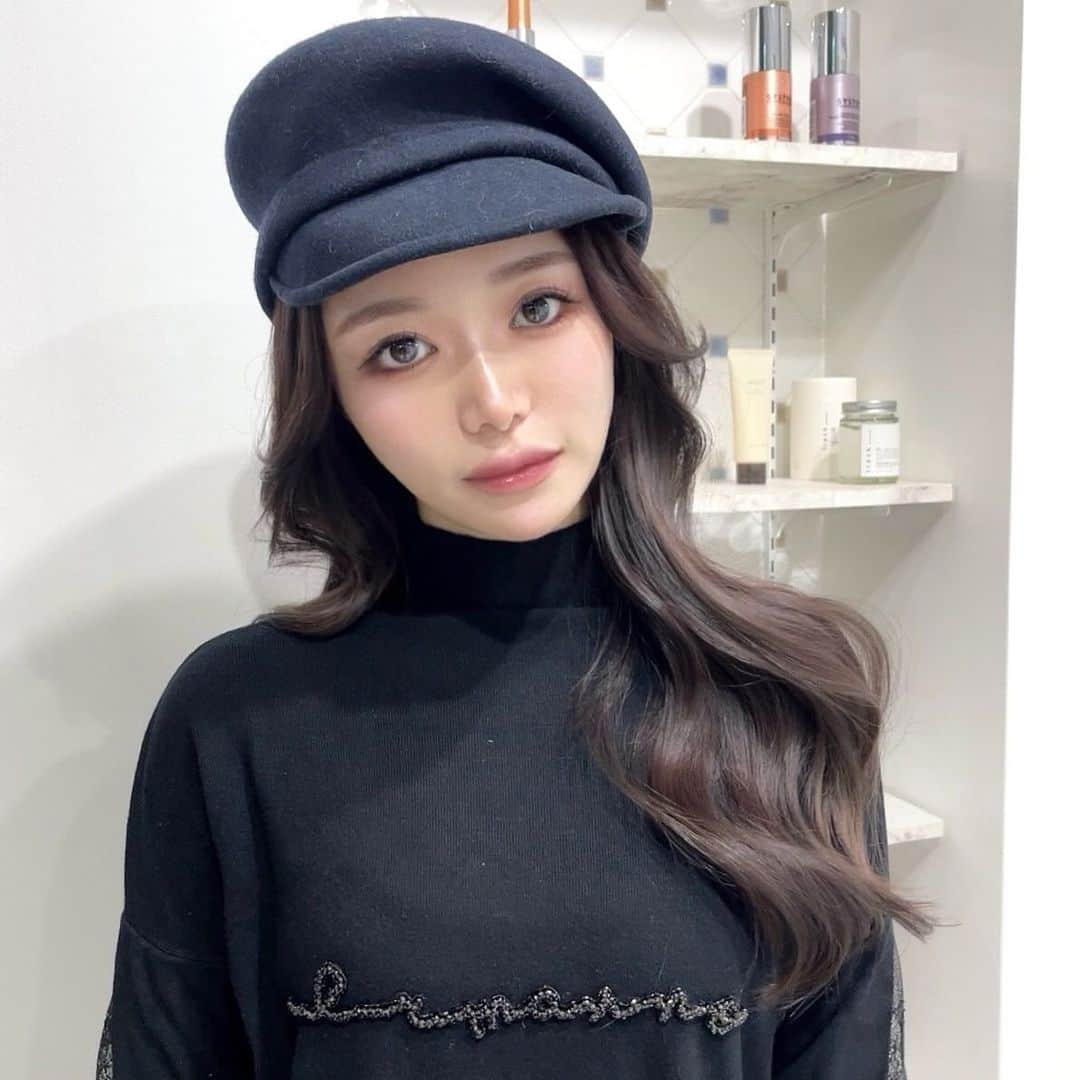 ARISAのインスタグラム：「カラーしたよー❤️  ちょっと暗めにしました😌  @shiina_tanikawa さん いつもありがとうございます🥺  #カラー#ヘアカラー#ラベンダー#表参道#表参道美容室 #サロモ」