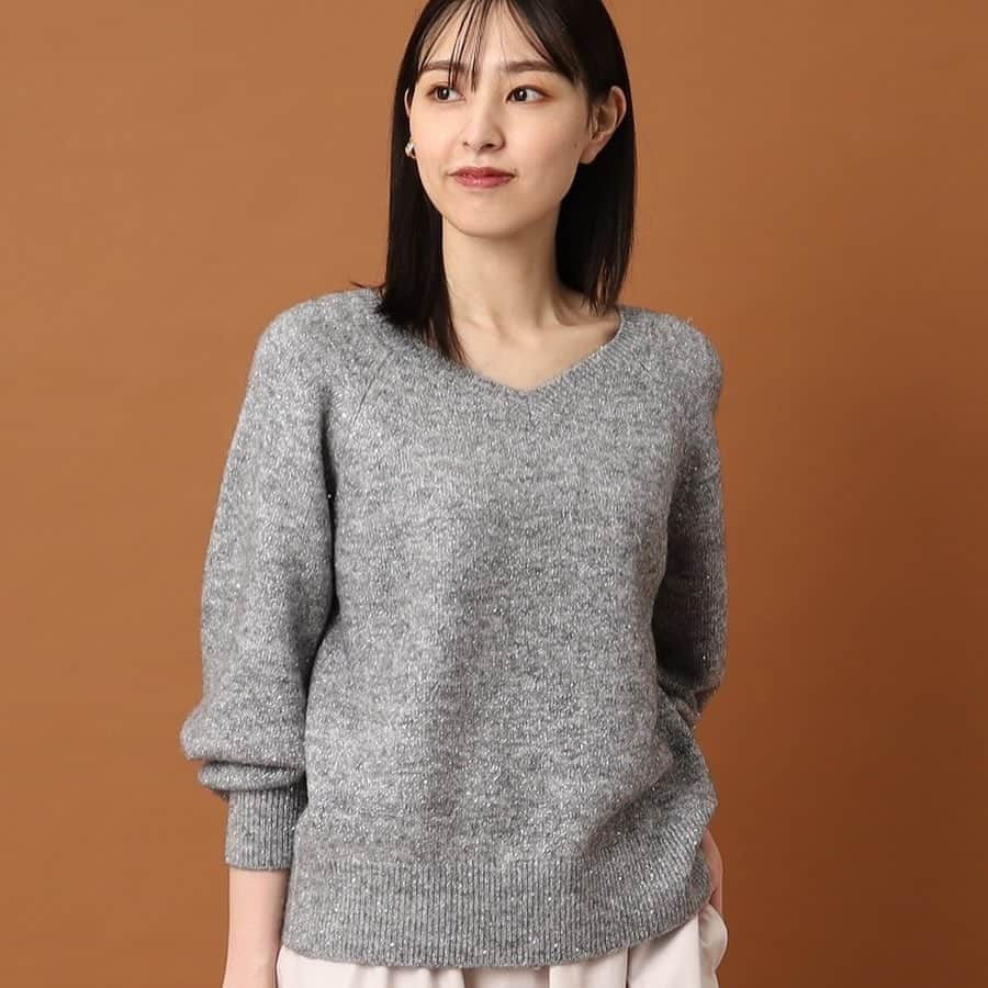 DRESSTERIORさんのインスタグラム写真 - (DRESSTERIORInstagram)「SHINING KNIT✨✨✨  シャイニーなスパンコールとラメが華やかで、気分を上げてくれるプルオーバー。 輝き方の違う2素材を用いた糸を使用する事で、動く度にニュアンスのある輝きを表現します💫  🏷️ 【前後2WAY】スパンコールプルオーバー ¥13,200(税込)  ☑️商品タグからアイテムに飛べます  　 　  　 __________ __________ __________ 　 ▪️dressteriorオフィシャルアカウント @dressterior_official ⁡ ▪️メンズ用アカウント @dressterior_men ⁡ ▪️ショッププレスアカウント @dressterior_shoppress 　 __________ __________ __________  　 　 　 　 #dressterior #ドレステリア#ラメニット #スパンコール #スパンコールニット #秋冬ニット #2wayニット#コーデ」12月9日 20時01分 - dressterior_official