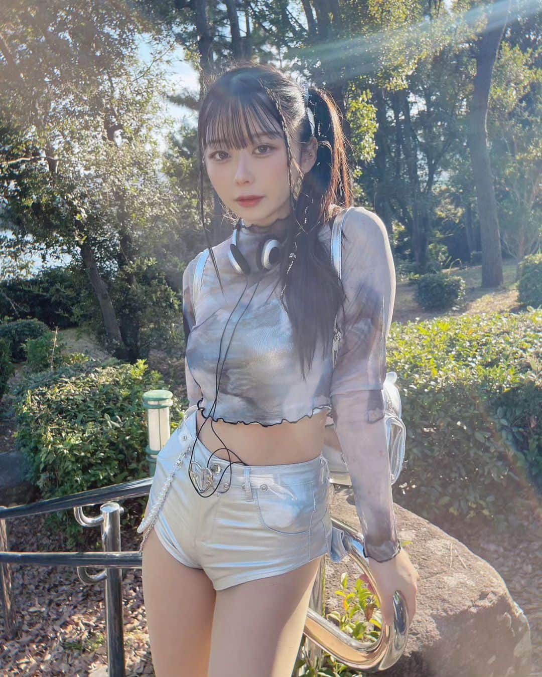 蒼猫いなさんのインスタグラム写真 - (蒼猫いなInstagram)「サイバースタイル👽️🚀🛸💫💙💜 . #y3k #y2k #y2kstyle #y2kfashion . . . . #グラビアモデル #グラビアアイドル #グラビア撮影 #水着ギャル #水着 #ビキニ #プール #プール撮影会 #蒼猫いな #海 #shein #ビキニ女子  #韓国コーデ #韓国ヘア #モデル撮影 #撮影モデル #韓国ファッション #페션스타그램  #ootd #野球好き #チャックテイラー #チャックテイラー70s #converse #コンバースコーデ #chucktaylor」12月9日 19時59分 - inacoscos