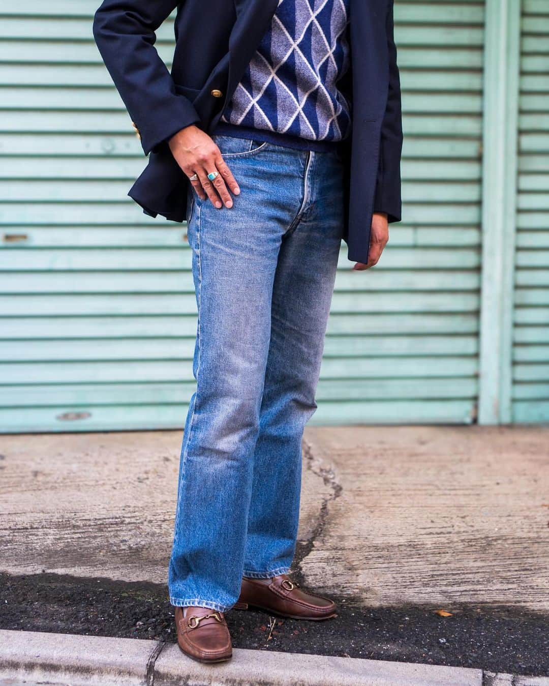 高田朋佳さんのインスタグラム写真 - (高田朋佳Instagram)「Blue gradation.  ブルーのグラデーションアーガイルも納得の仕上がり。 インナーにコットンのタートルを合わせて。  #wearlness #salondewearlness #gradationargyle #knitwear #mensfashion」12月9日 20時00分 - tomoyoshi_takada