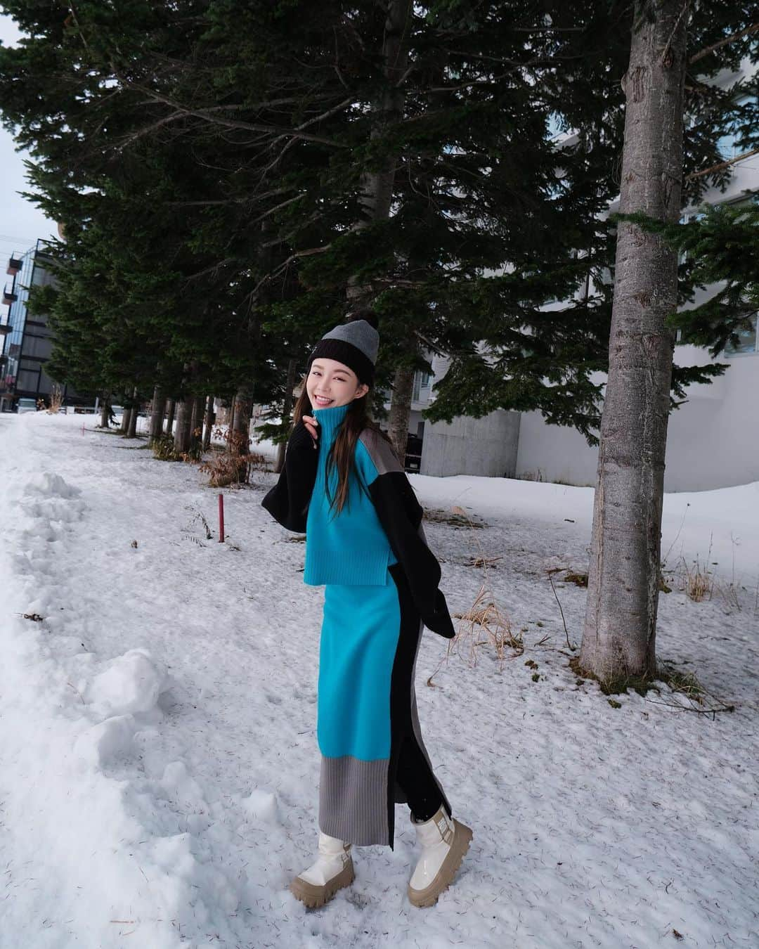 Yuriさんのインスタグラム写真 - (YuriInstagram)「雪的魔力❄️💙 今年冬天的第一場雪ෆ⸒⸒⸜( ˶'ᵕ'˶)⸝‪」12月9日 20時36分 - xx15995