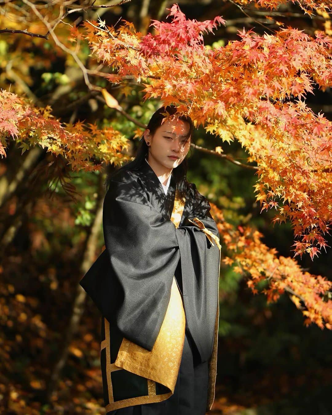 渦-uzuさんのインスタグラム写真 - (渦-uzuInstagram)「夏油傑で紅葉狩り🍁  Geto-suguru×autumn leaves🍂 December 24th arrives, I will become Kenny🧠  #jujutsukaisen #getosuguru #cosplay #呪術廻戦 #夏油傑 #五条袈裟」12月9日 20時31分 - uzu_swirl