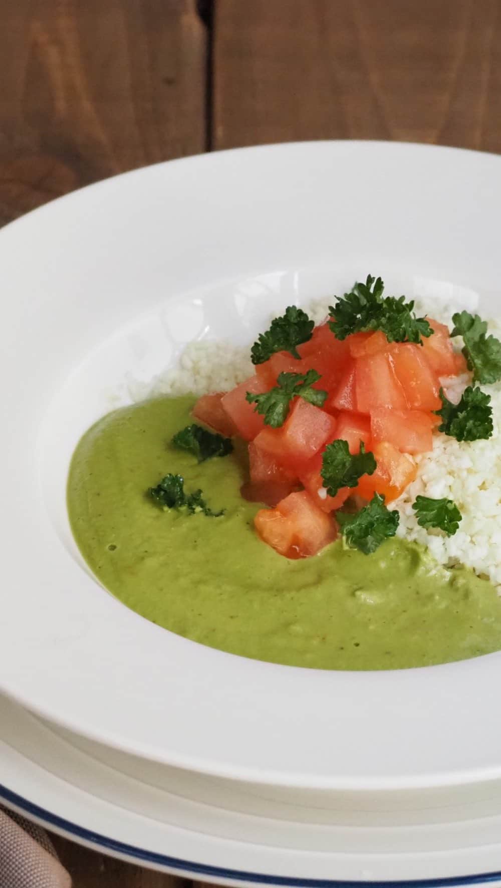 のインスタグラム：「ローグリーンカレー  A3500でカリフラワーライス•グリーンカレーを作っています。  事前レシピはこちら @vitamix_instructor_takahashi」