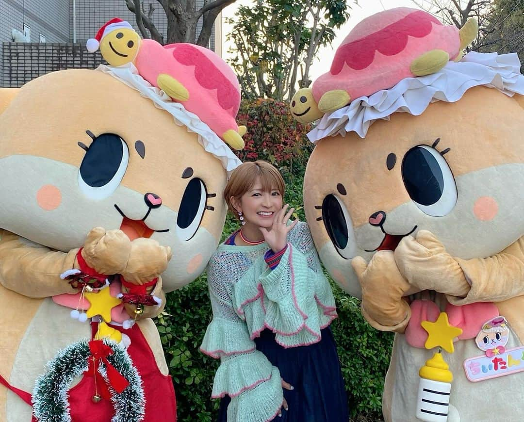 矢口真里のインスタグラム：「ちぃたんとちぃたん😆✨ 可愛すぎました♡ ステージを見てる姿は哀愁漂ってました🥹✨ 可愛くて面白いって最強だよね🥹💕」