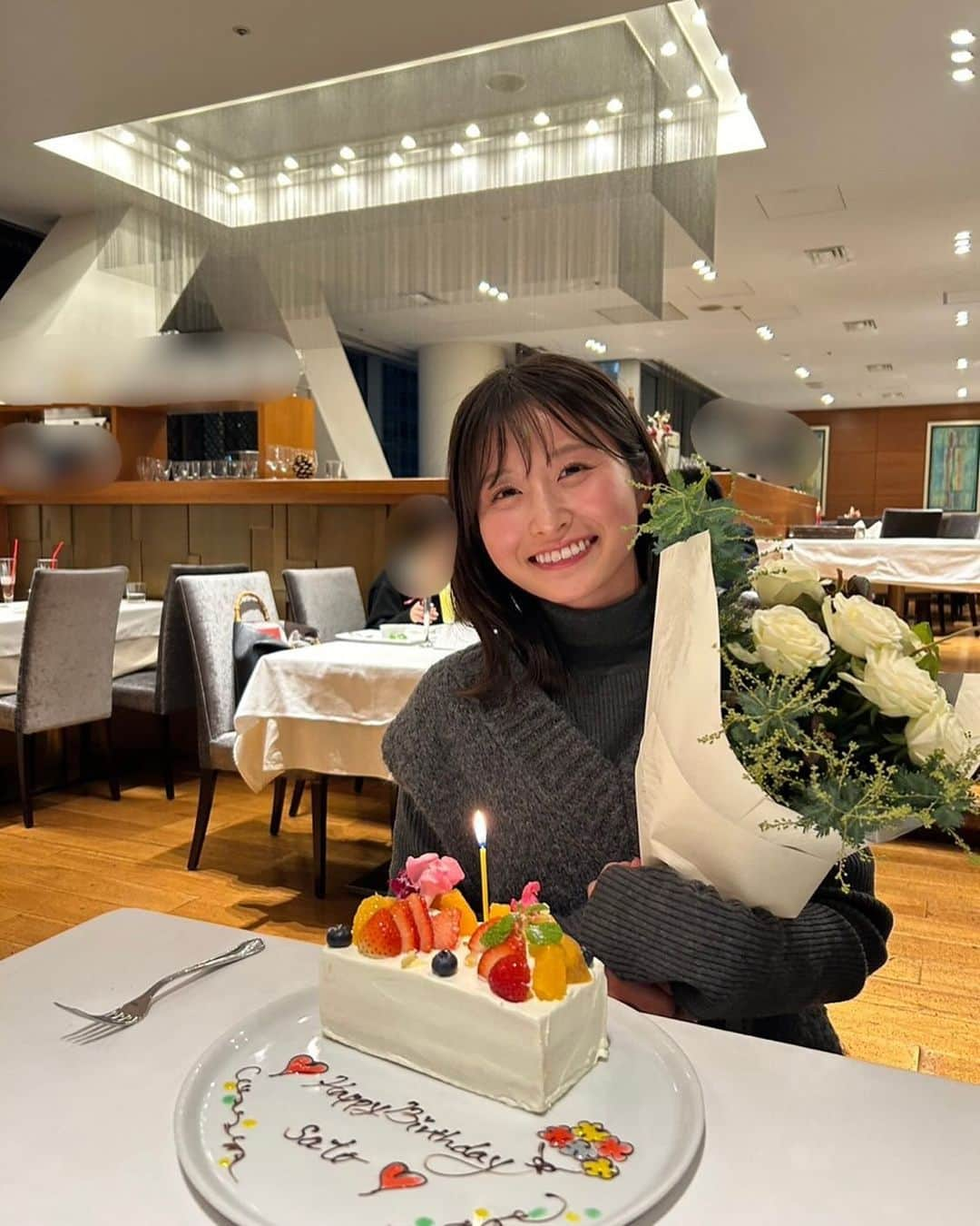 澤口実歩のインスタグラム：「先月、佐藤の誕生日お祝いを🥂 今年も一緒に過ごせて嬉しかった‼︎  with @kaho_adachi_ytv  @モモニシオ 🍑」