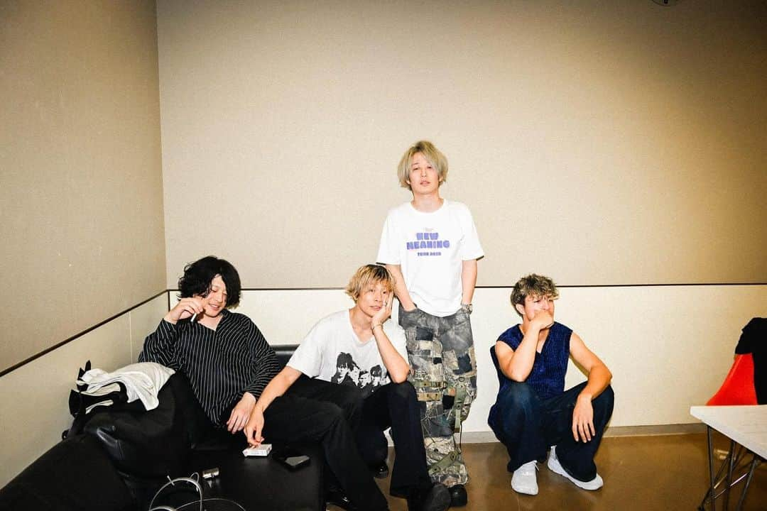 [ALEXANDROS]さんのインスタグラム写真 - ([ALEXANDROS]Instagram)「Zepp DiverCity DAY2、最高のツアーファイナルでした！ 来ていただいたみなさま、ありがとうございました。  その勢いのまま3月の青学、10月の相模原まで盛りだくさんの2024年でいきましょう！  そろそろ新曲もね！？  にーやん  #Alexandros  #NEWMEANING  #TOUR  #THISFES #相模原」12月9日 21時21分 - alexandros_official_insta