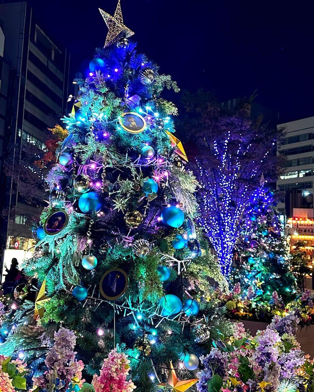 美咲キララさんのインスタグラム写真 - (美咲キララInstagram)「💙💎❄️ . フード被ればいいと思ってる🎶🎵𓈒𓏸 . . #キャバクラ #キャバ #キャバクラ嬢 #キャバ嬢 #東京 #新宿 #歌舞伎町 #池袋 #六本木  #大阪 #ミナミ #北新地 #自撮り女子 #グラビア #リュクセ #팔로우 #셀카 #自拍 #角色扮演 #cute #kawaii #셀스타그램 #얼스타그램  #マッカージュ #mackage  #ダウン」12月9日 21時31分 - ___krrnano