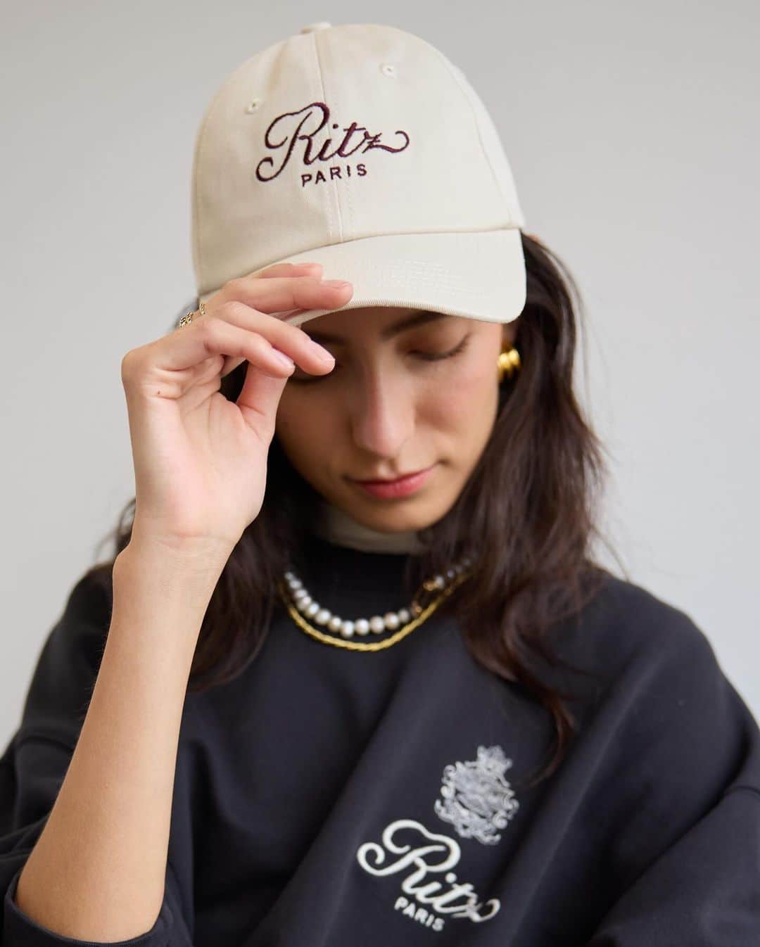 Shopbopのインスタグラム：「5-STAR STYLE: The latest @frame x @ritzparis collab is luxury that’s anything but quiet (and we wouldn’t want it any other way). Shop the collection via link in bio 🛍️」