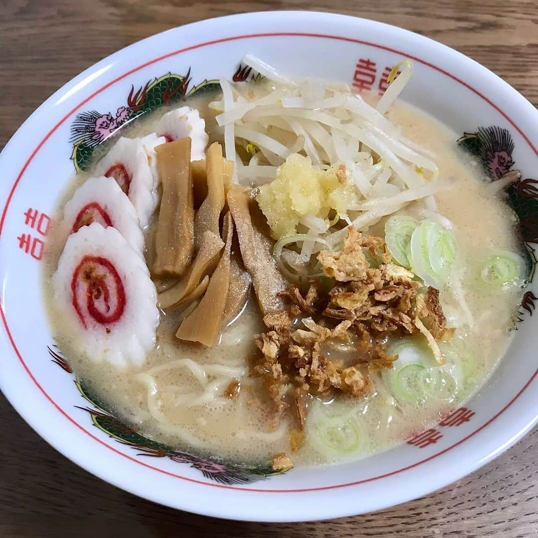 白石一文さんのインスタグラム写真 - (白石一文Instagram)「おにぎり、家ラーメン、ちくわカレー揚げ、トースト。 #おにぎり」12月9日 21時52分 - s.kazu2017