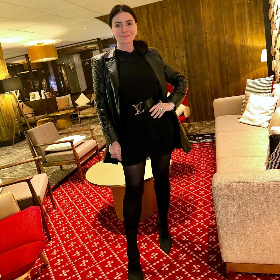 Giovanna Antonelliさんのインスタグラム写真 - (Giovanna AntonelliInstagram)「Momentos!!!!! 🩵✨🥶😉❄️☃️🇫🇷 @clubmedbrasil  @clubmed」12月9日 21時56分 - giovannaantonelli