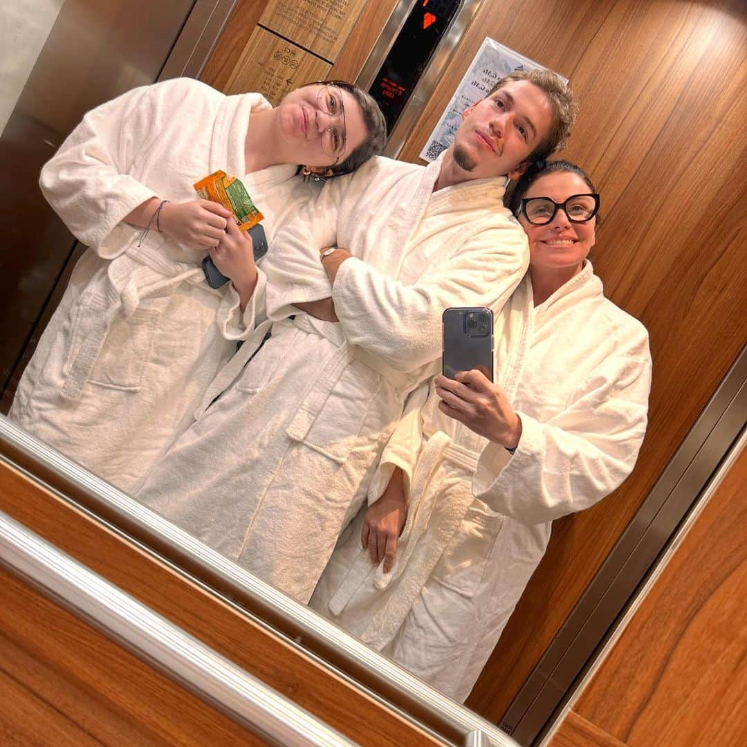 Giovanna Antonelliさんのインスタグラム写真 - (Giovanna AntonelliInstagram)「Momentos!!!!! 🩵✨🥶😉❄️☃️🇫🇷 @clubmedbrasil  @clubmed」12月9日 21時56分 - giovannaantonelli