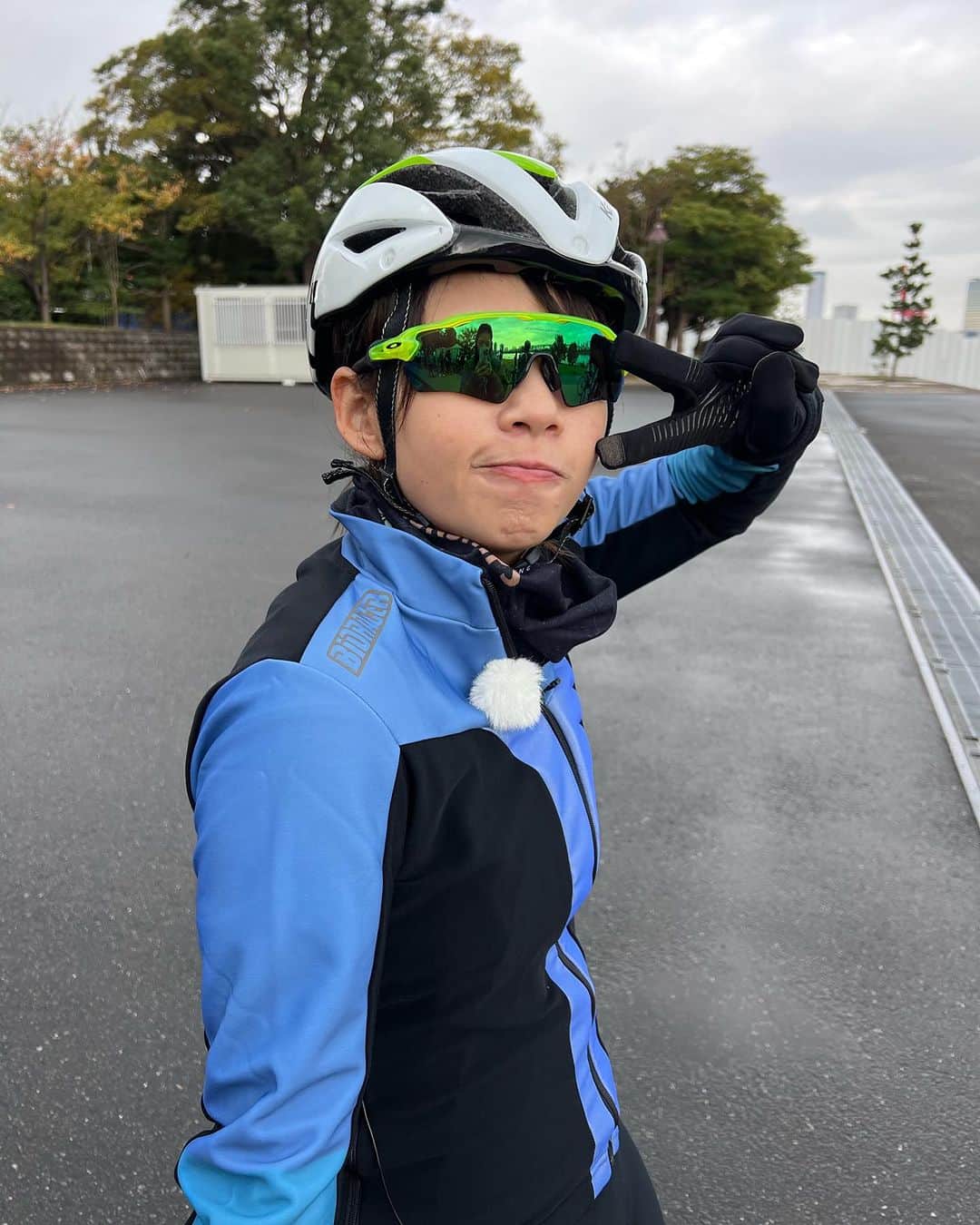 高木菜那さんのインスタグラム写真 - (高木菜那Instagram)「GRAND CYCLE TOKYO レインボーライド🌈 GRAND CYCLE TOKYO 2023🌈 THE ROAD RACE TOKYO TAMA2023🌈 に参加させていただきました‼️‼️  レインボーライドの日はレインボーブリッジと 東京ゲートブリッジを封鎖して自転車で渡ってきました🚴✨ 橋を自転車で渡ってる時はすごく 気持ちよくて本当に感動しました✨ 東京に来て中々自転車に乗れてなかったけど 改めて自転車楽しいなと実感しました🚲‼️  THE ROAD RACE TOKYO TAMA2023では パレードランをさせていただいたり、 白熱した試合が見れて凄く興奮しました🤩‼️ 最後の逃げ切る姿かっこよかったです！！  GRAND CYCLE TOKYO 2023ではROUVYレース対決🔥 全力でこぎましたが負けちゃいました🥲💧笑  いろんな形で自転車に関わらせていただいて 改めて自転車好きだなと思いました🚲💕  そして今回も夏の自転車のイベントに続き、 サイクルウェアを株式会社Clannote様に ご提供していただきました！ありがとうございます！ 2014年オランダに行っていた時に、BIORACERのウェアを 初めて着て自転車をこいだ時の着やすさに一目惚れして以降 ずっとBIORACERのサイクルウェアを愛用しています❣️  1.2枚目のウェアがBIORACER( @bioracerjapan ) 3.4枚目のウェアがPISSEI( @pissei_japan ) どちらのウェアもすごく着やすかったです！！  #自転車イベント  #レインボーブリッジ封鎖しました #ロードバイク  #bioracer #pissei  #glandcycletokyo  #speedskating  #チャリダー」12月9日 21時57分 - nana.takagi